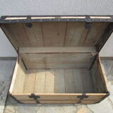 Trunk/old wooden chest