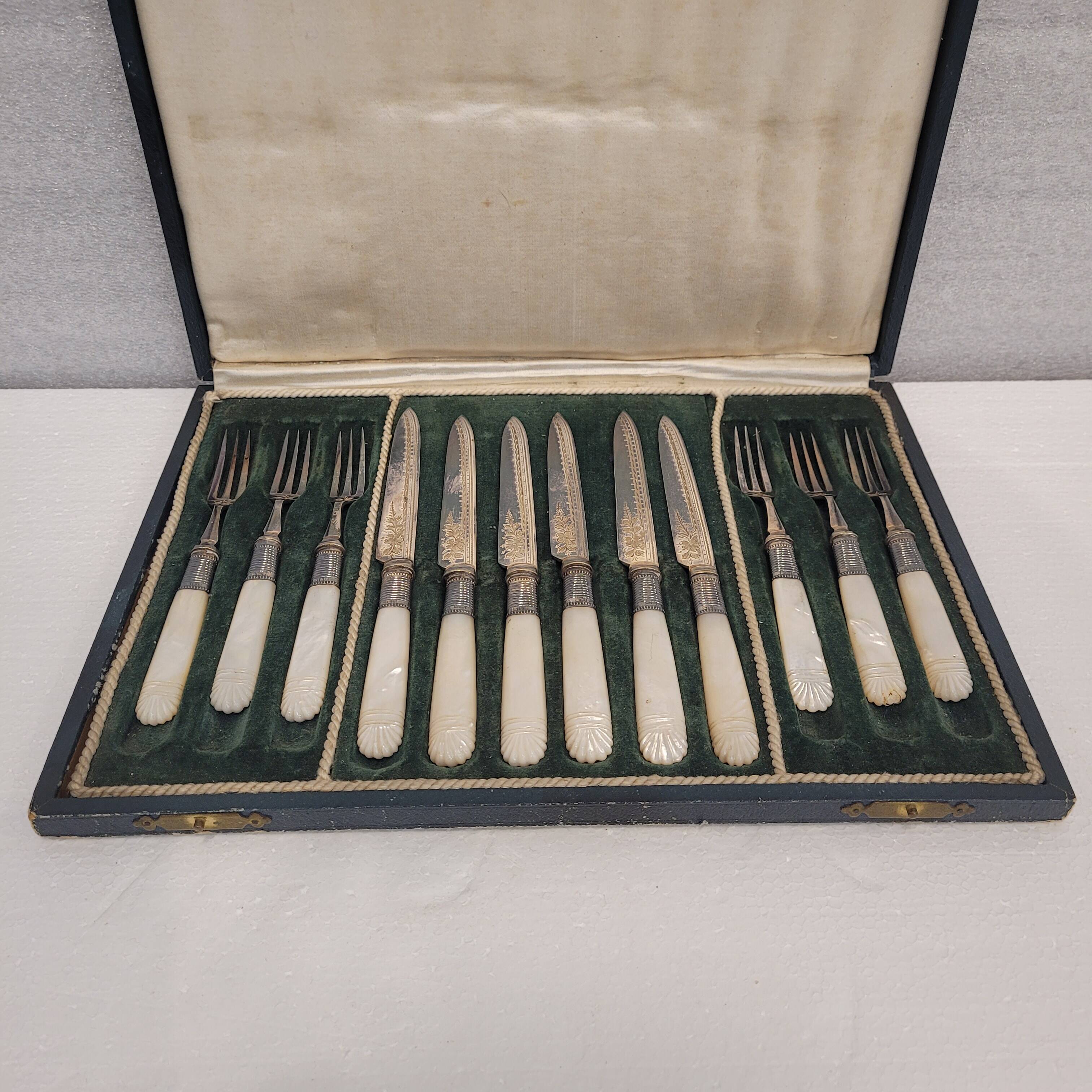 Cuberteria “Charles Boyton”, Victorian Style, Plate and nácar, s. XX – London, Reino Unido