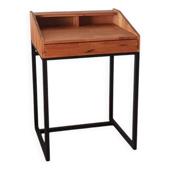 Desk/Small desk