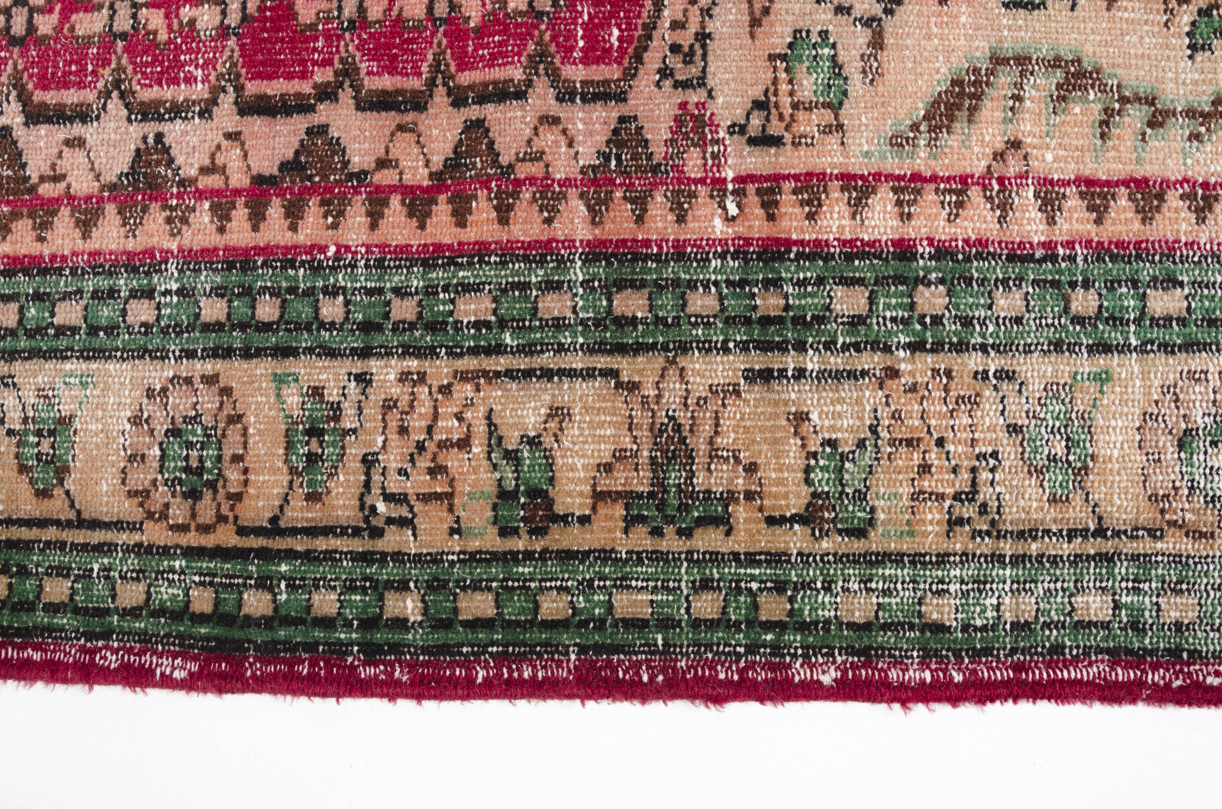 One  a KiND vİNTAGE tURKİSH oUSHAK rUG  SKU 2004