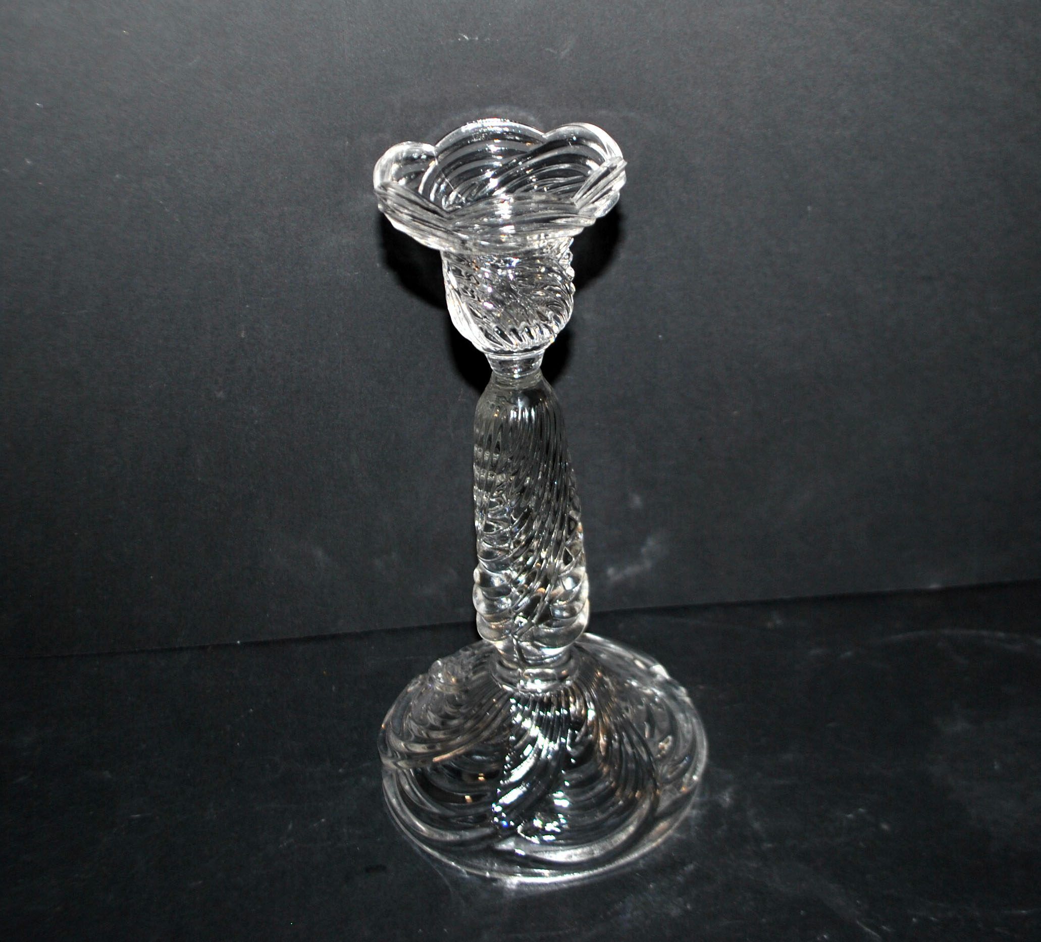 Portieux candlestick draped in moulded glass h22cm