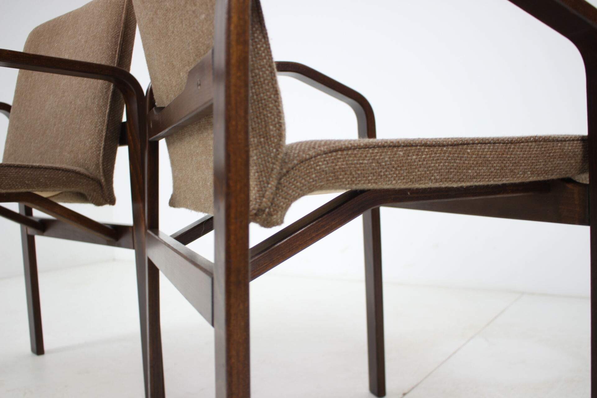 Set of six lounge chairs/Ton, Národní podnik Holešov, 1993.