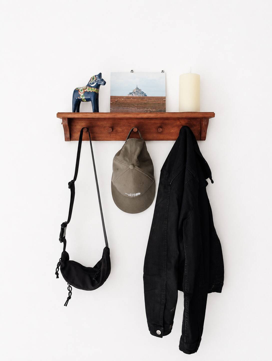 Wall coat rack