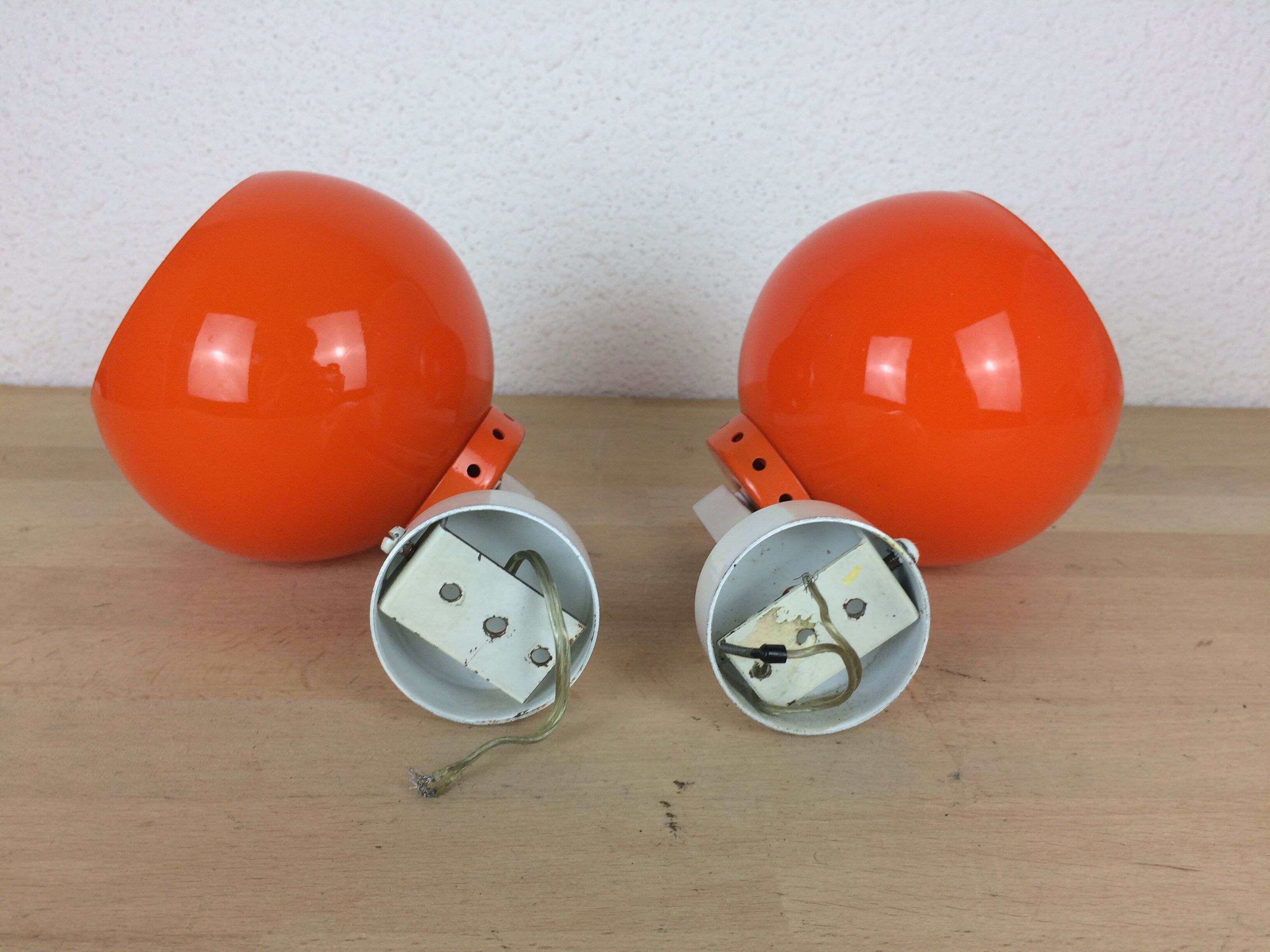 Paire d'appliques globes orange années 70