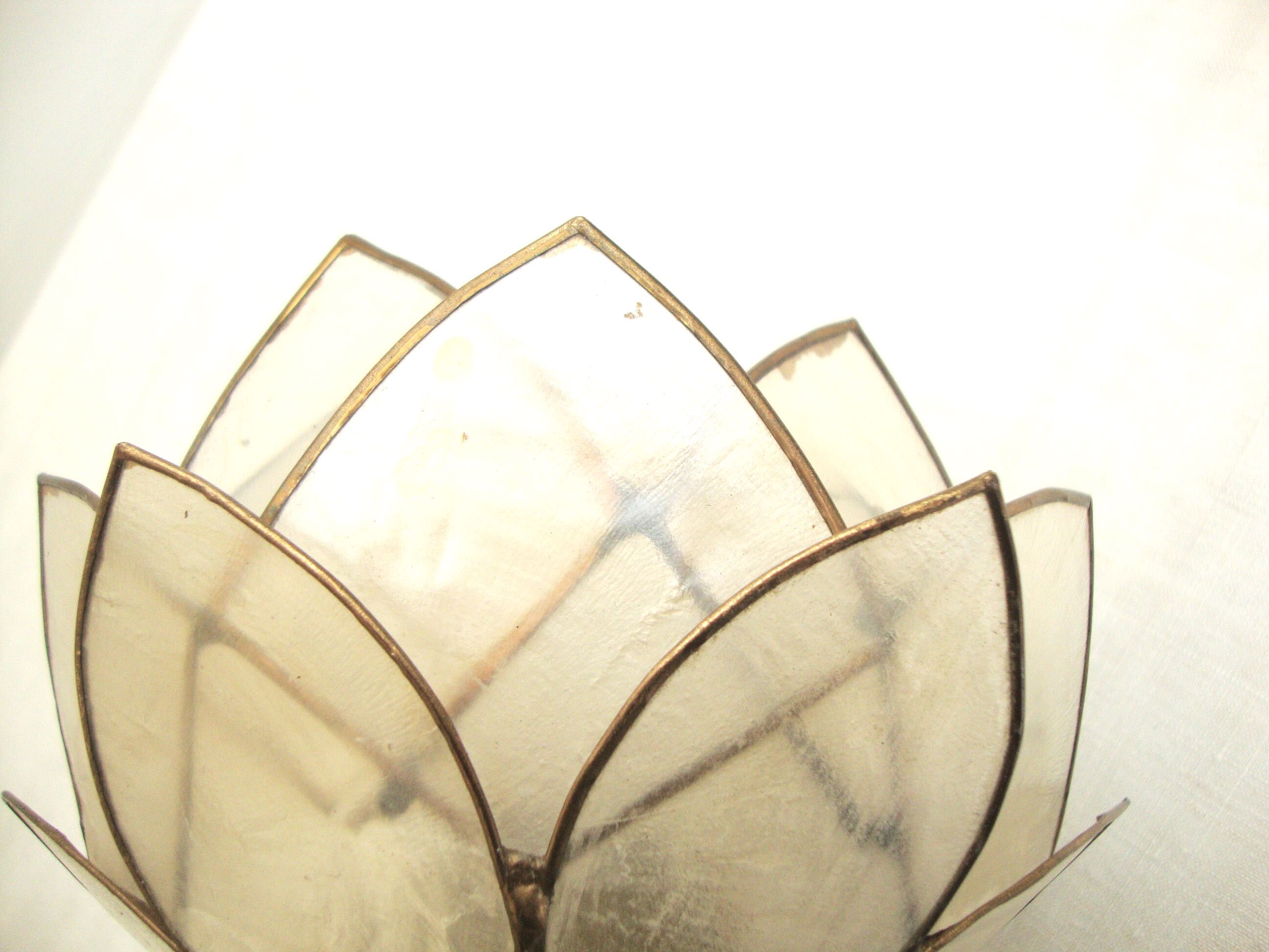 Applique lotus nacre et laiton