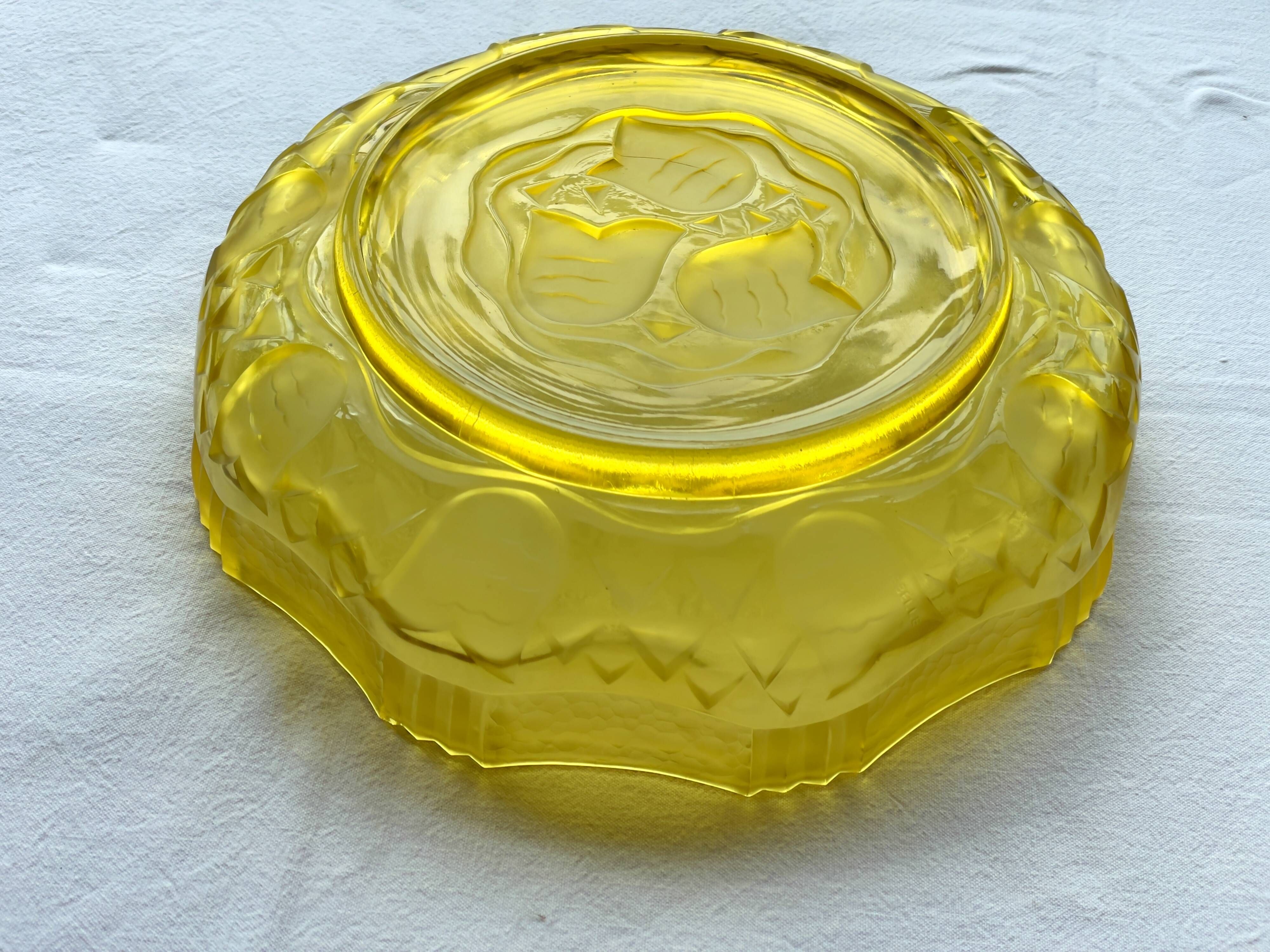 Rare Art Deco salad bowl by André Hunebelle in yellow molded pressed glass
