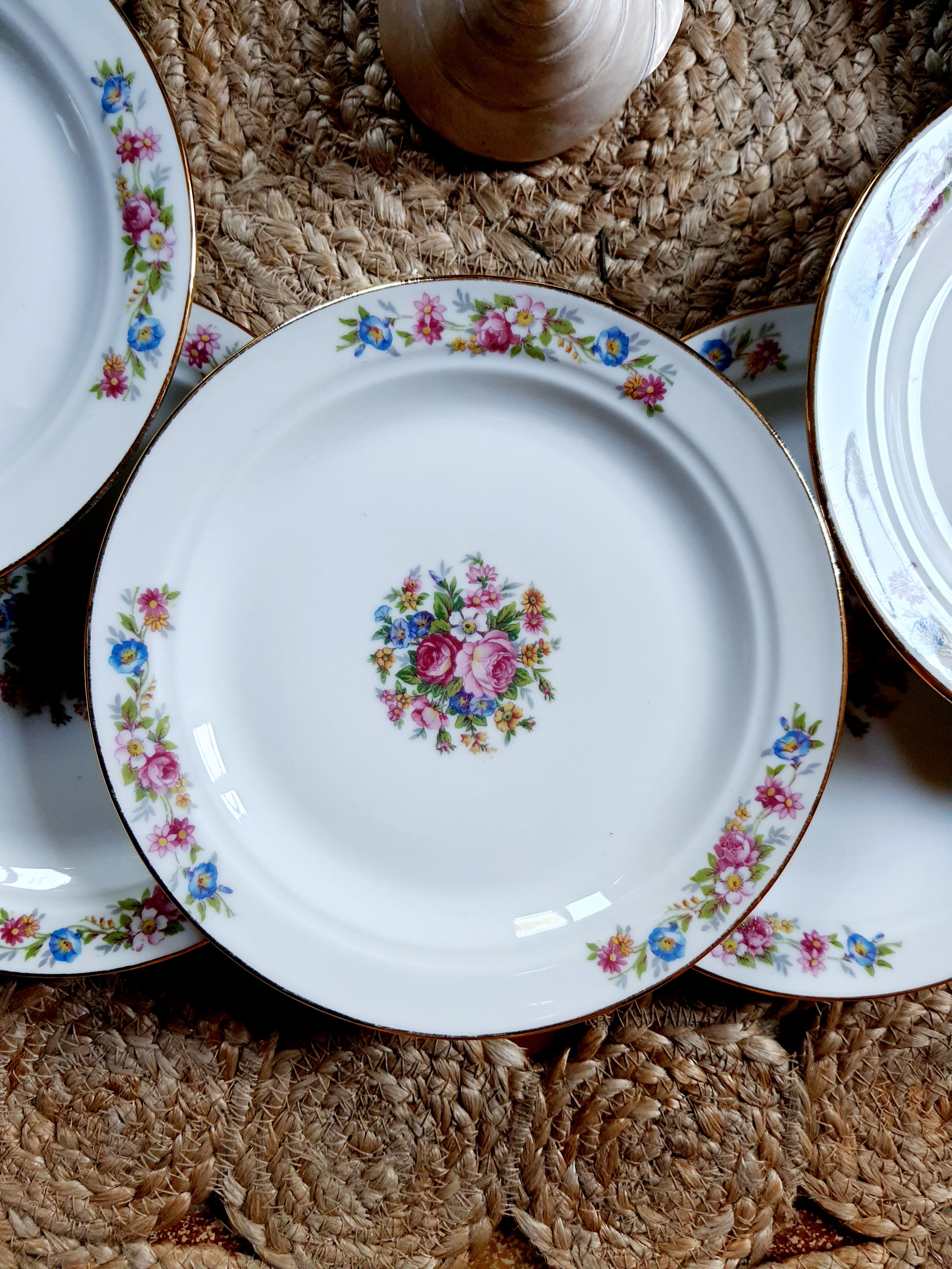 Lot of 6 vintage dessert plates