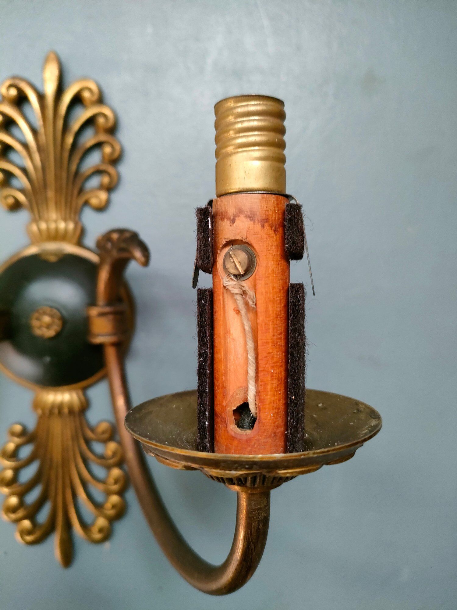 Pair of Empire eagle's head sconces in Palmettes 1900/1920
