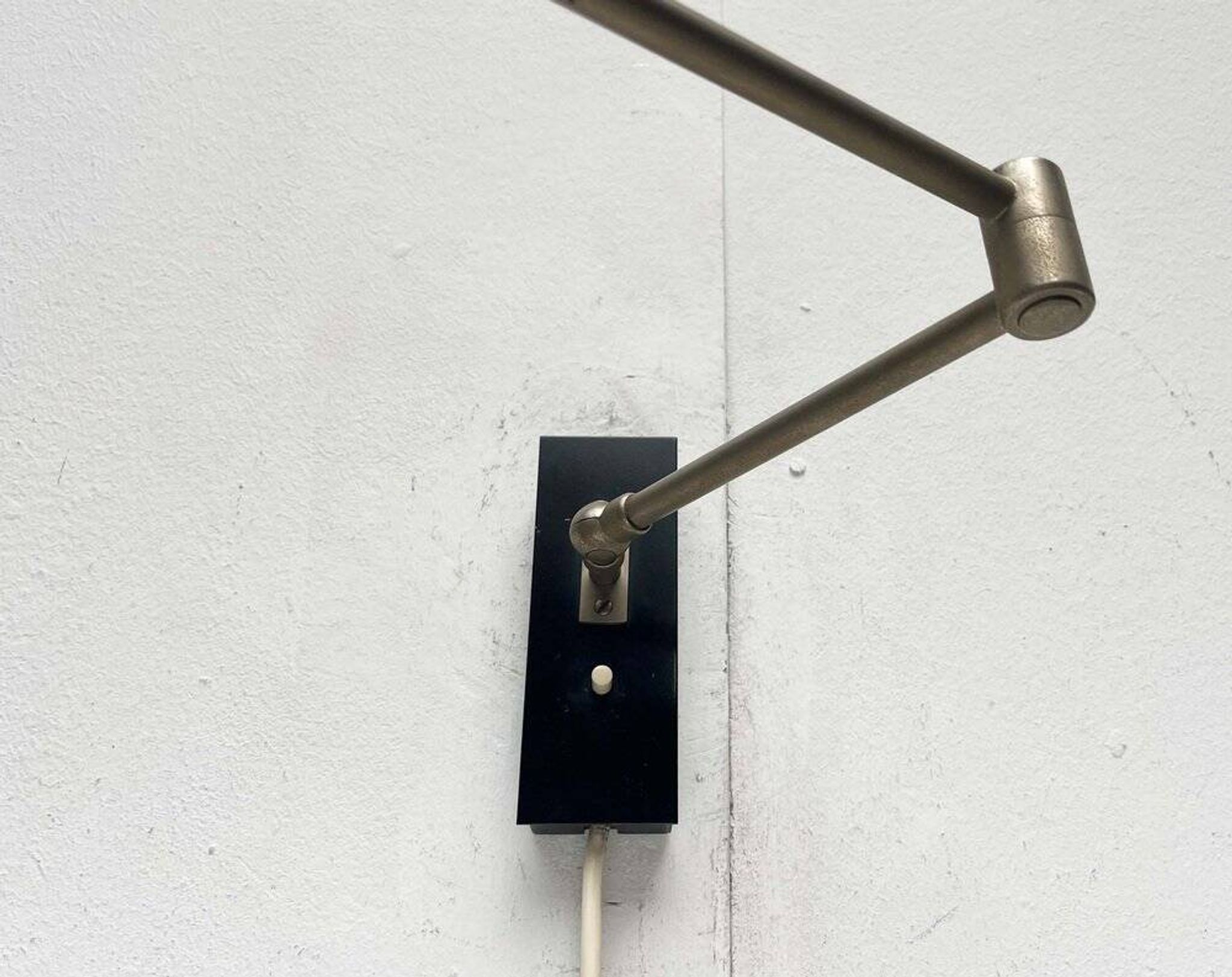 Mid-century German minimalist wall lamp model Flamingo by BUR, Bünte & Remmler Leuchten, 1960s.