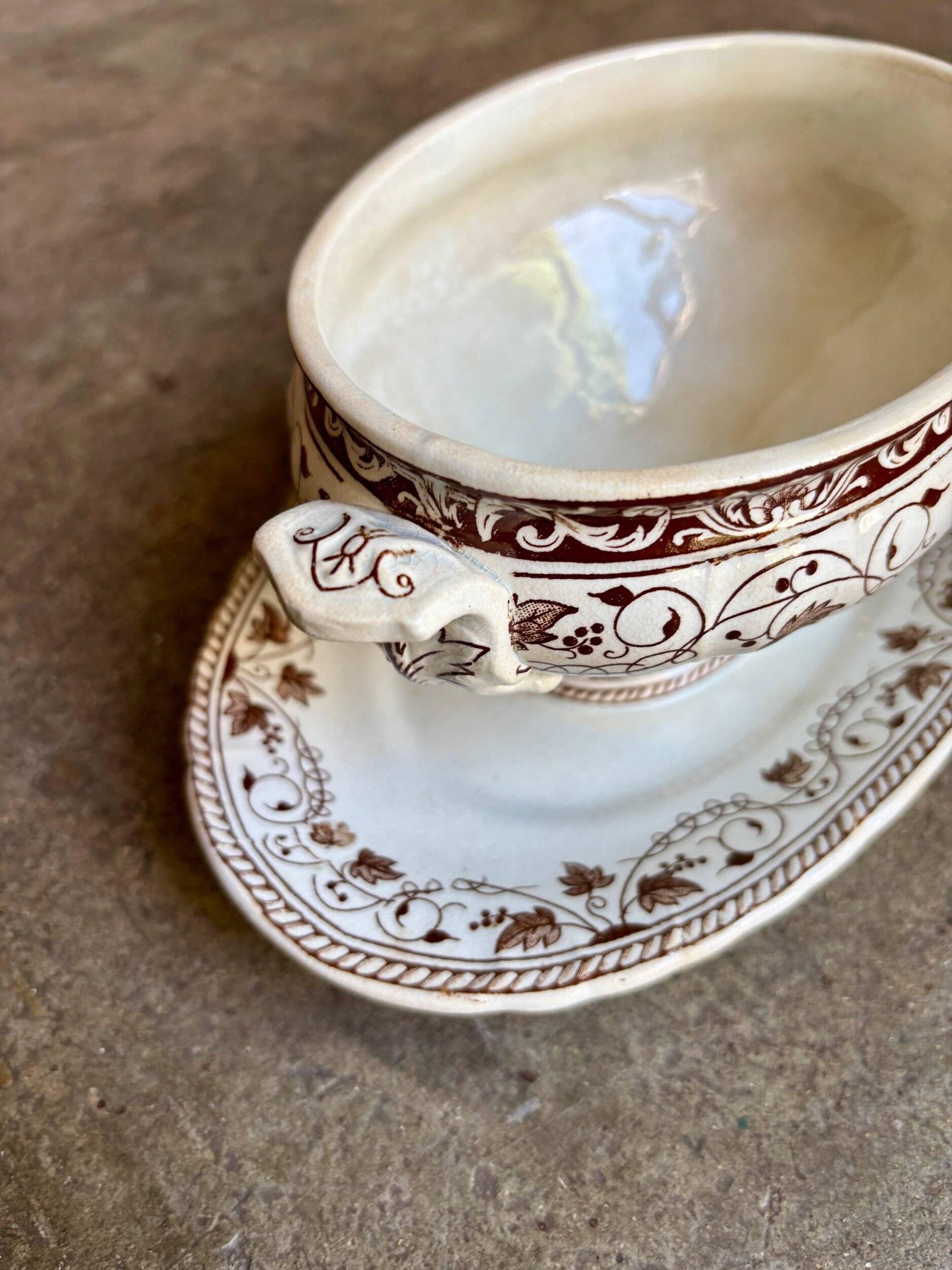 Jules Vieillard sauceboat - Bordeaux in iron earth, "Louis XV" service