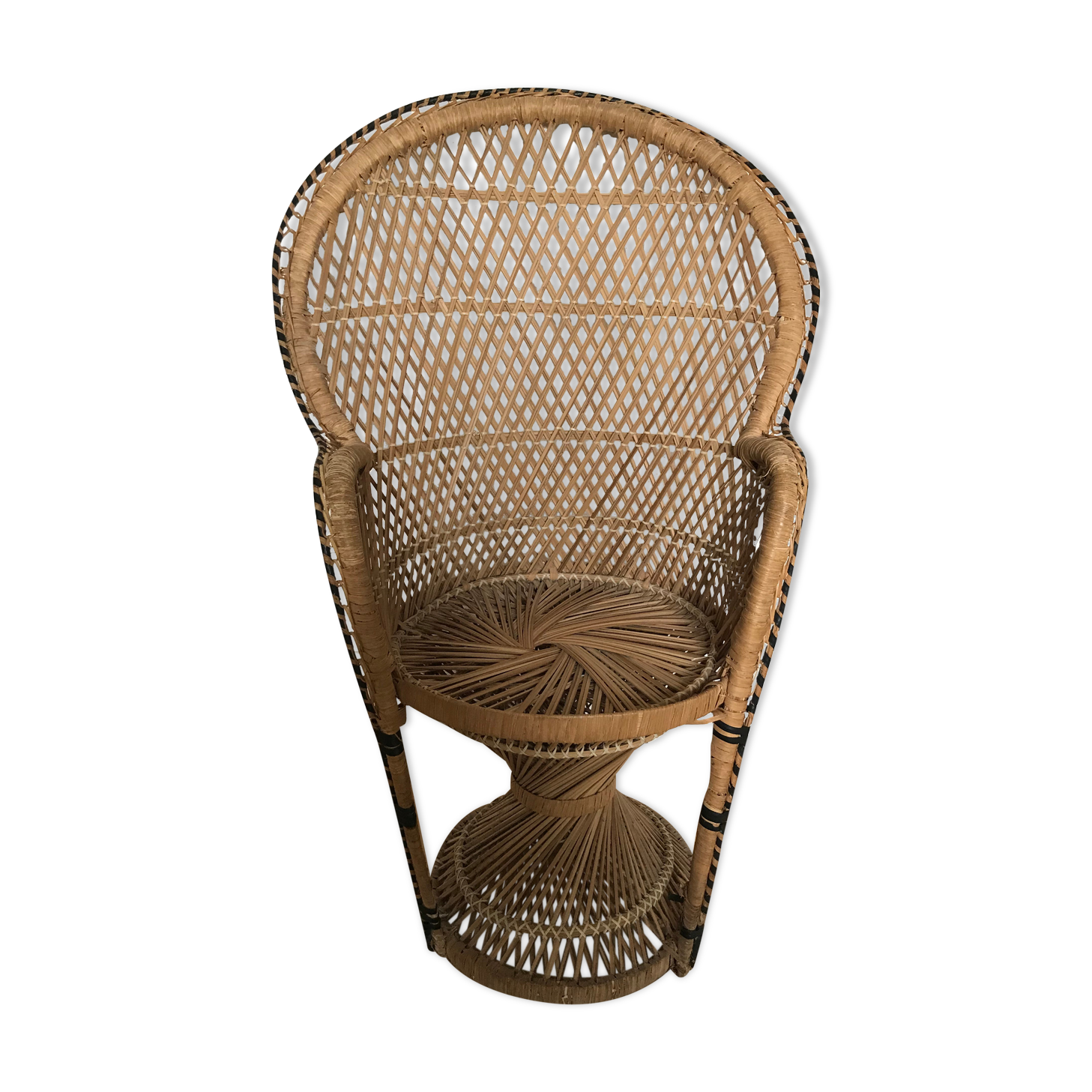 Emmanuelle chair for children