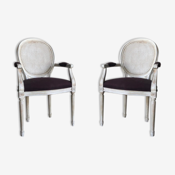 Deux fauteuils style louis xvi cérusés
