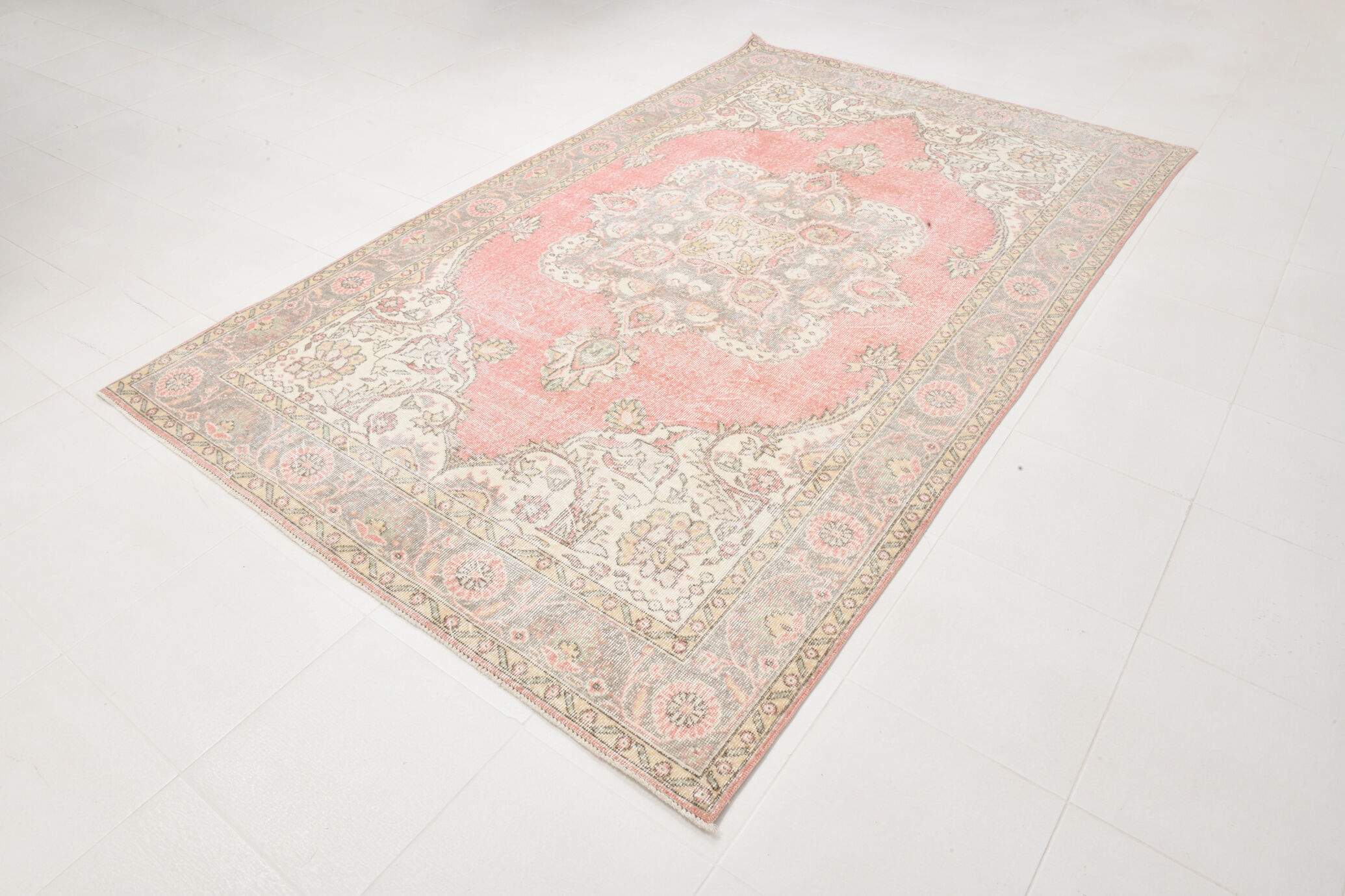 6x10 Pale Red Persian Rug, 189x304Cm