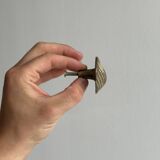 3 brass shell drawer knobs