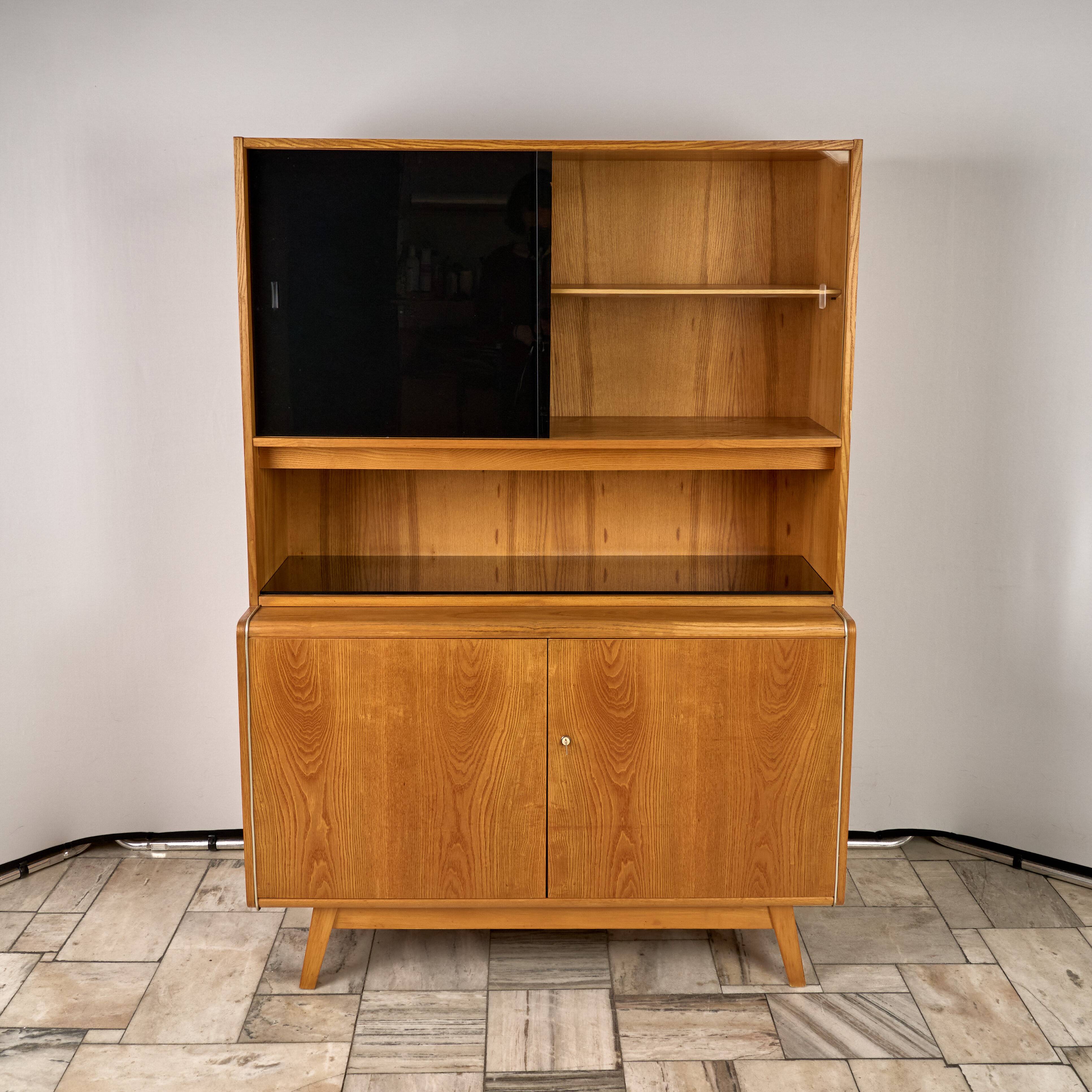 Vitrine par Hubert Nepožitek et Bohumil Landsman pour Jitona, années 1970.