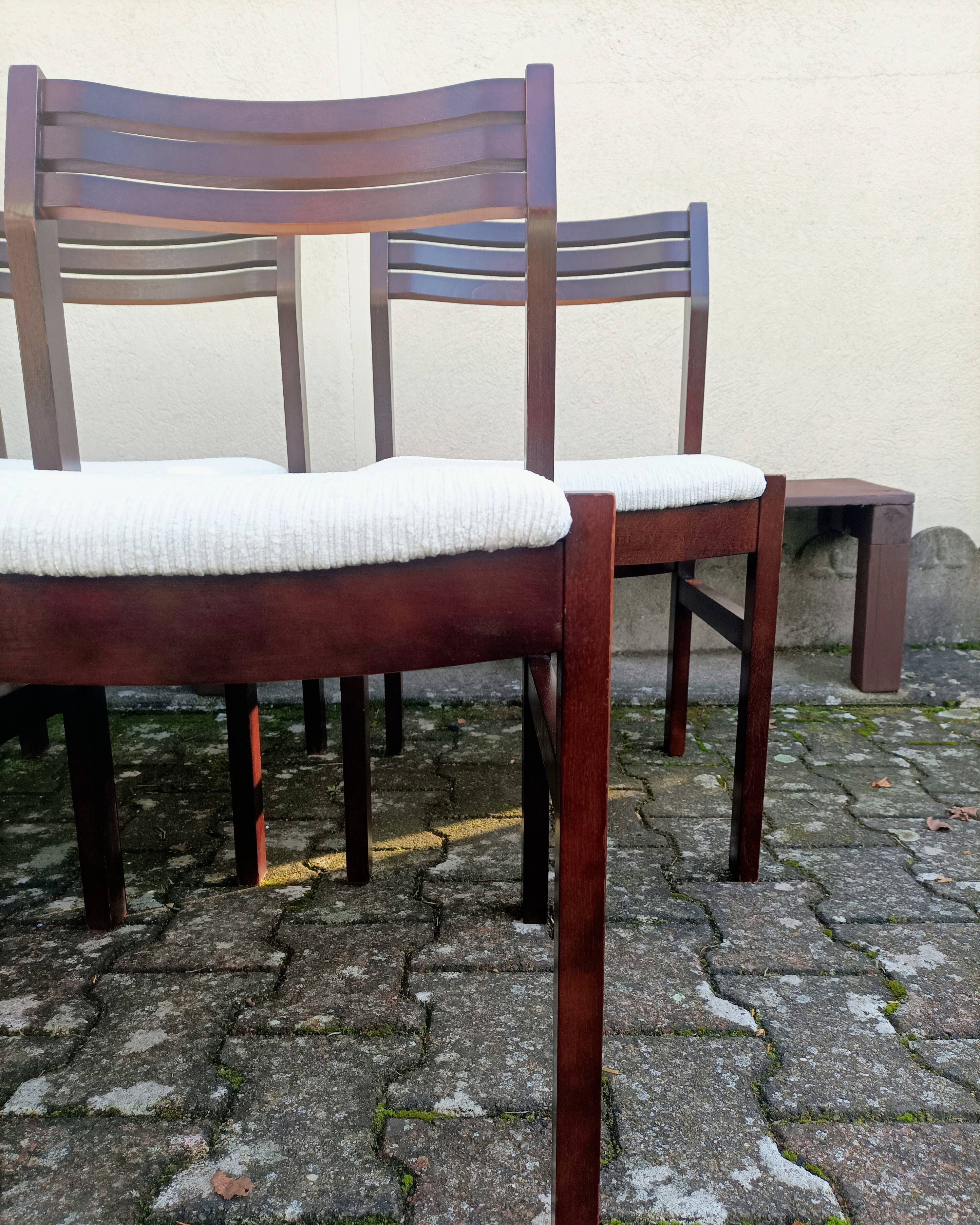 Set of 6 dining chairs