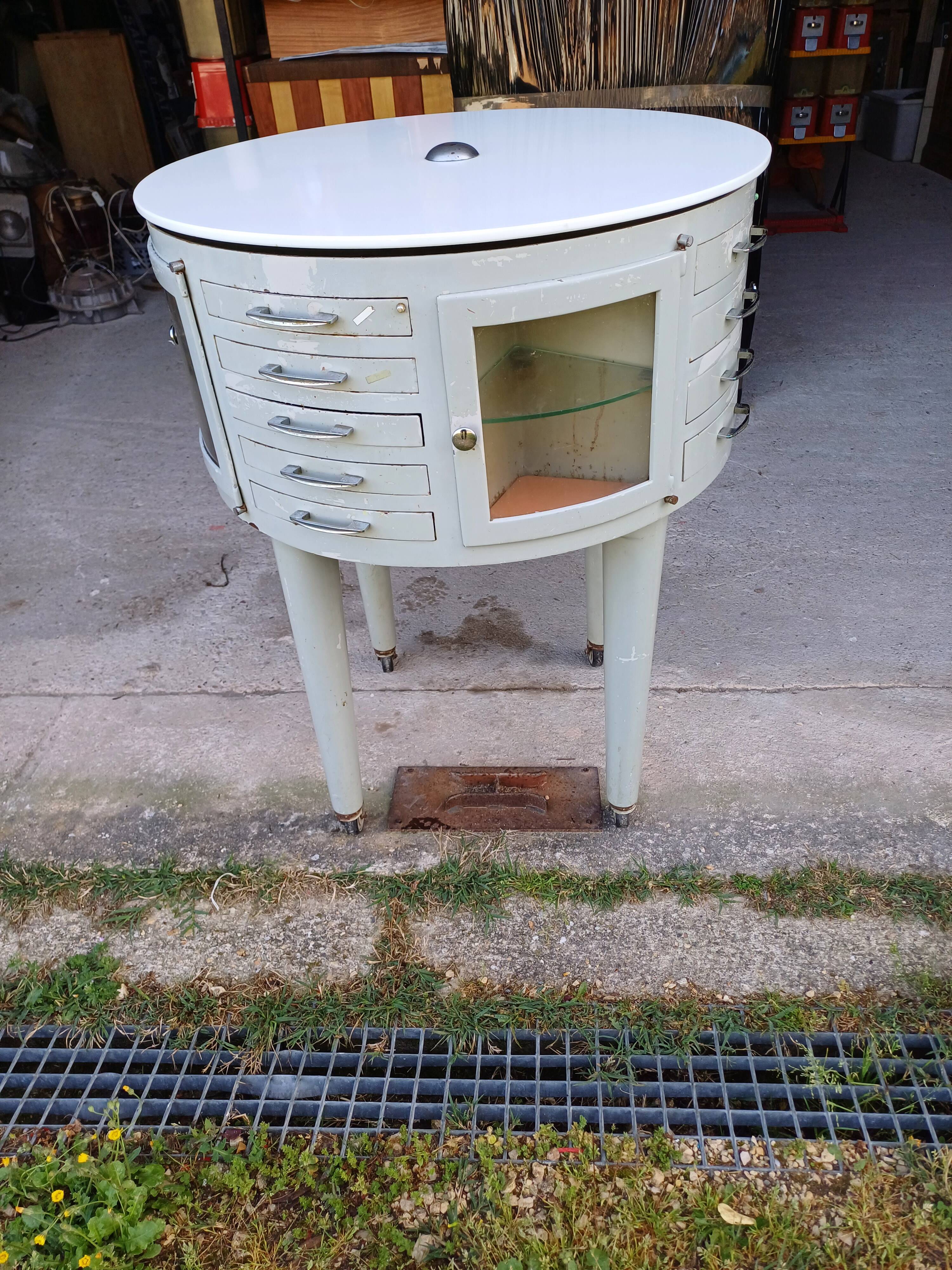Girator dentist furniture from the 1950s
