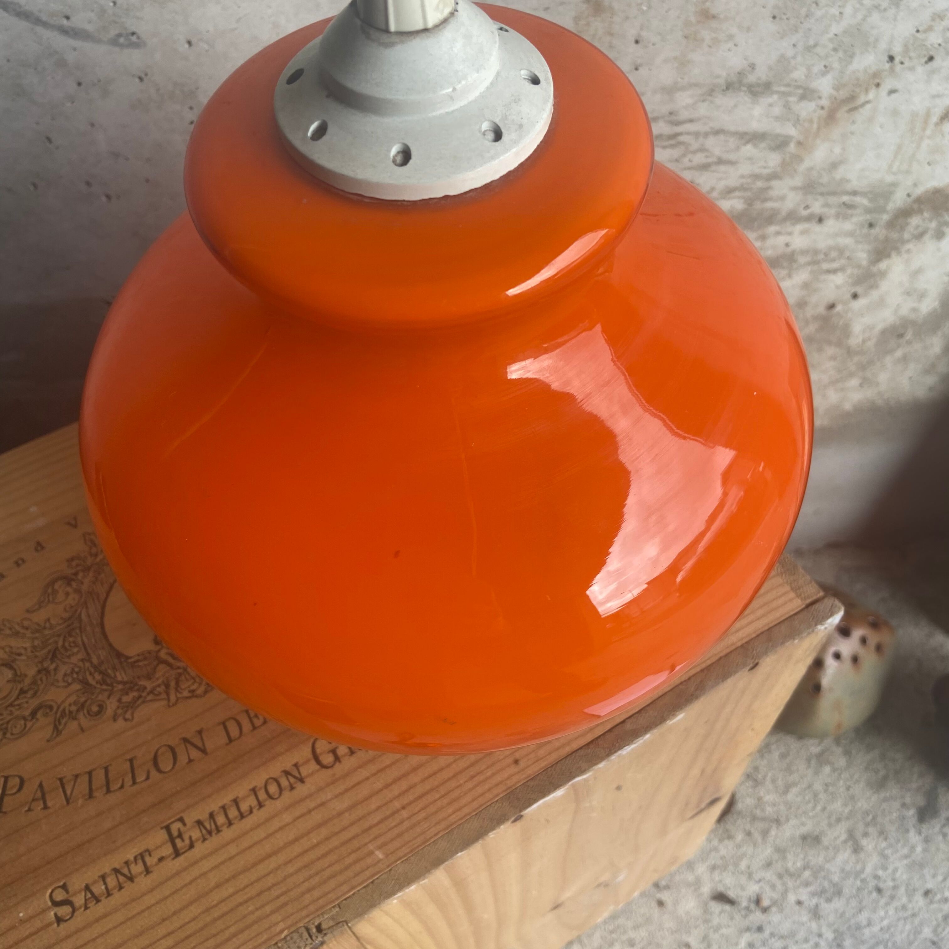 Orange opaline suspension