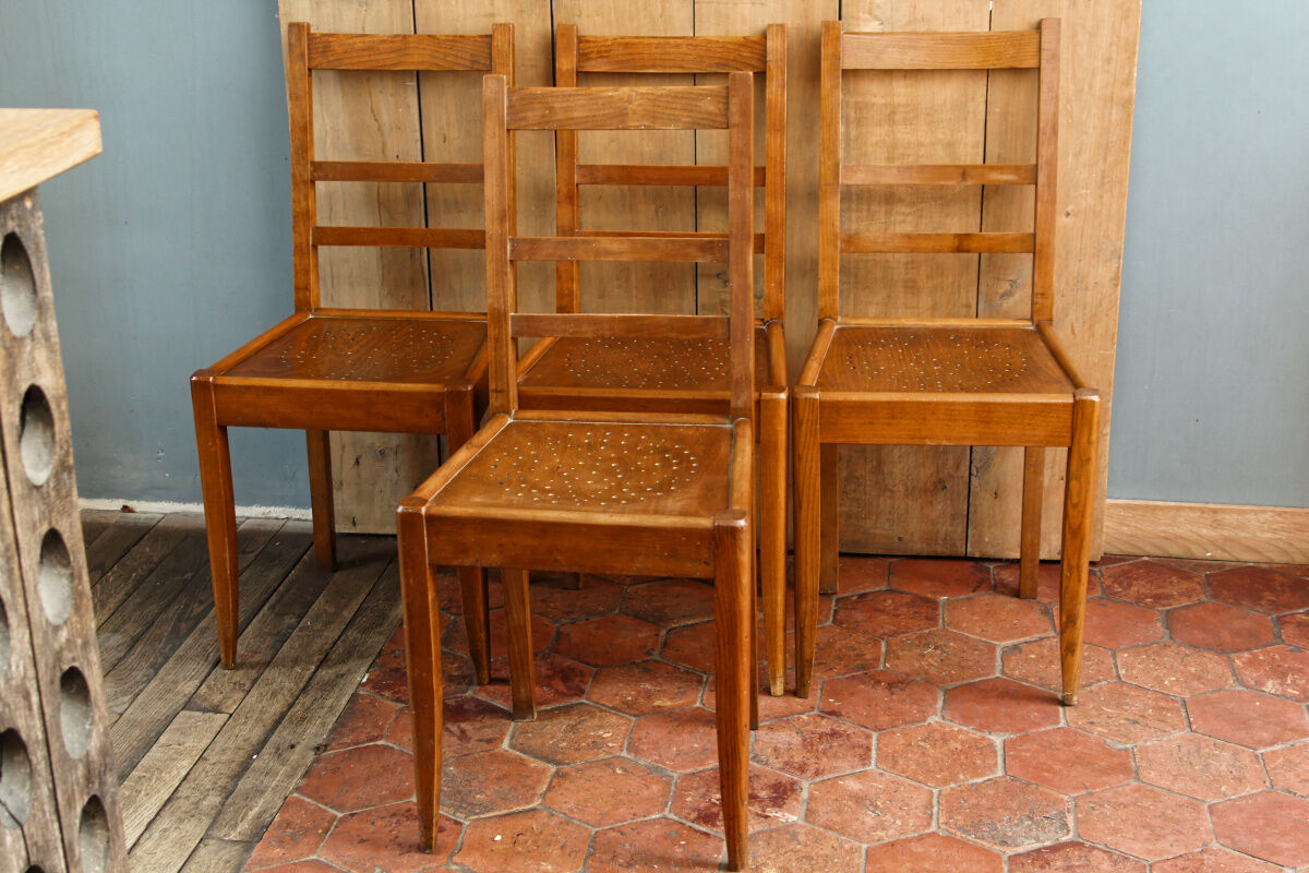 Set of 4 chairs period Reconstruction, solid wood