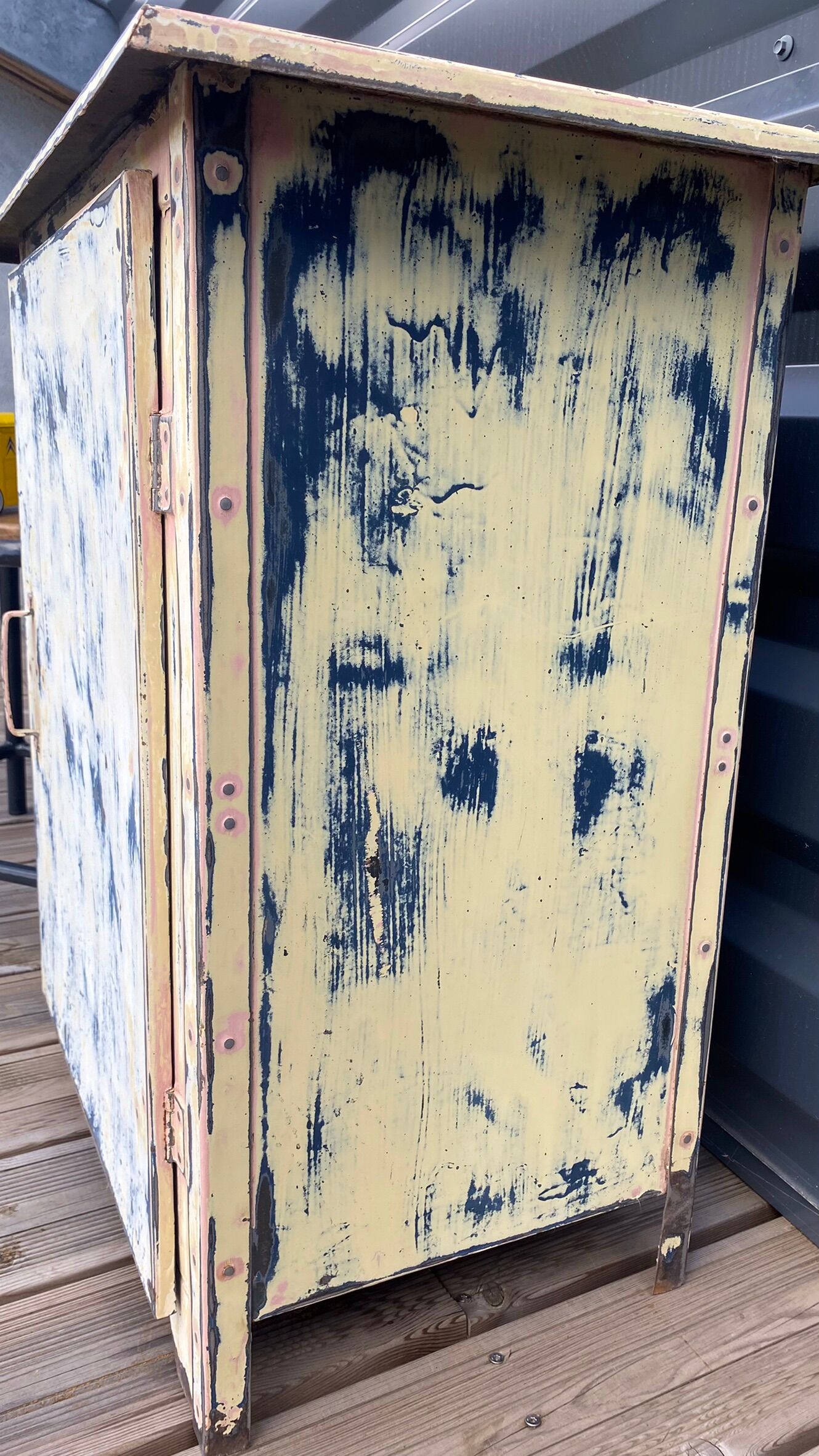 Metal workshop furniture