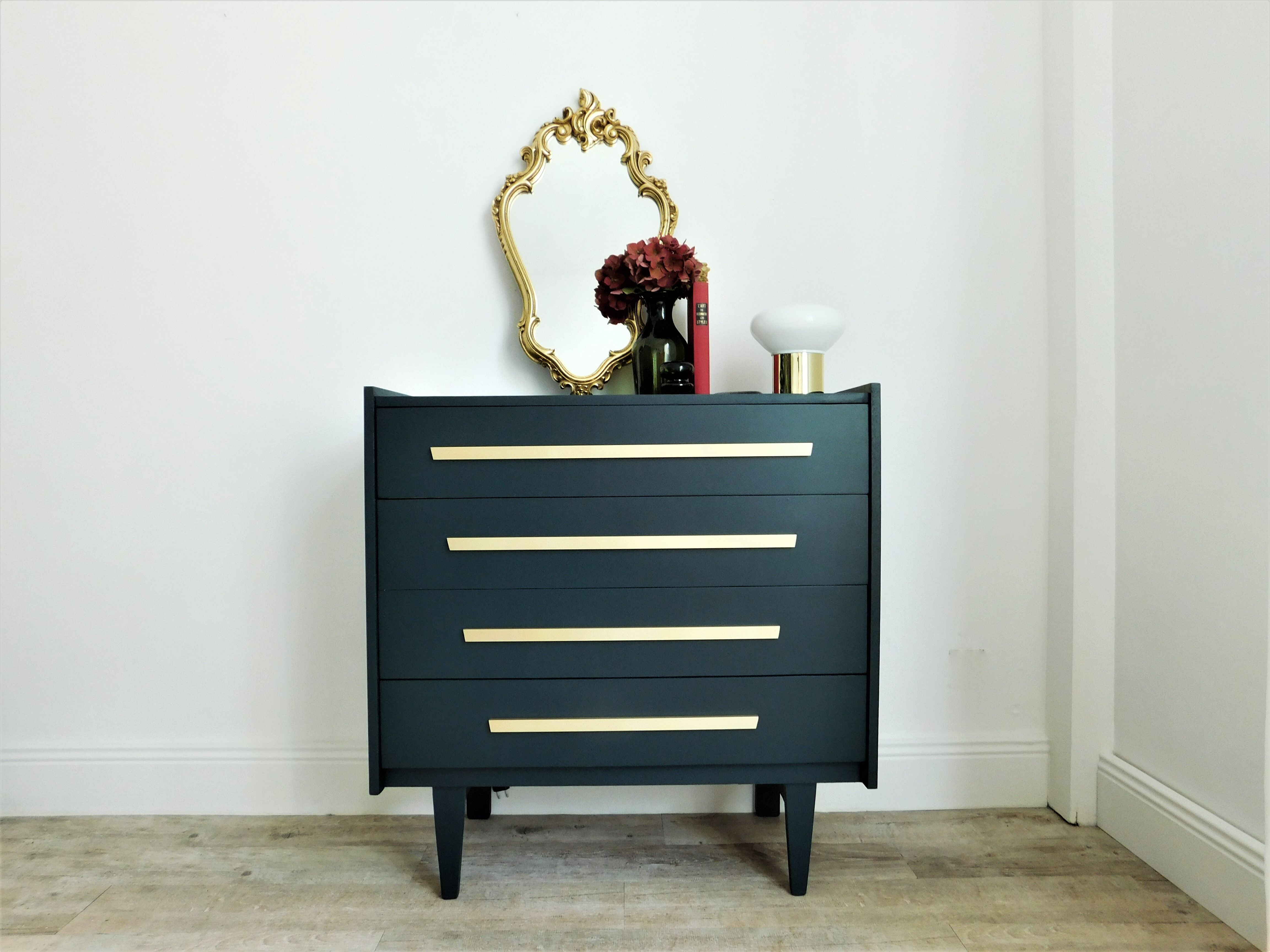 Commode vintage bleu profond