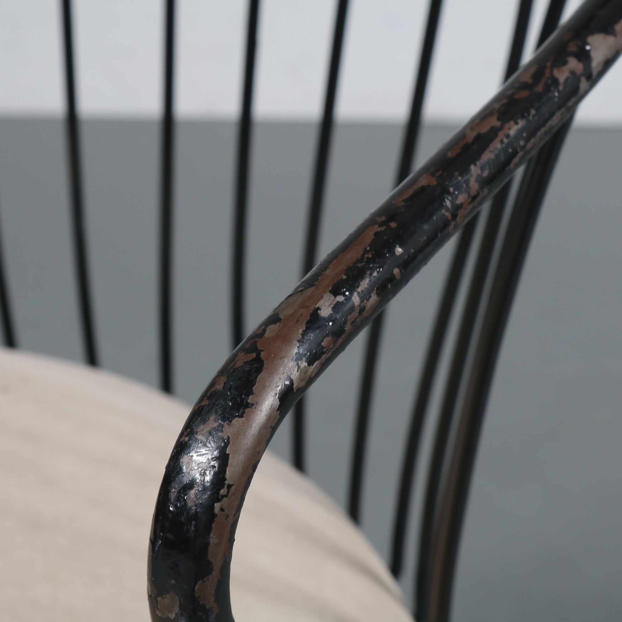 1950s Set of elegant dining chairs