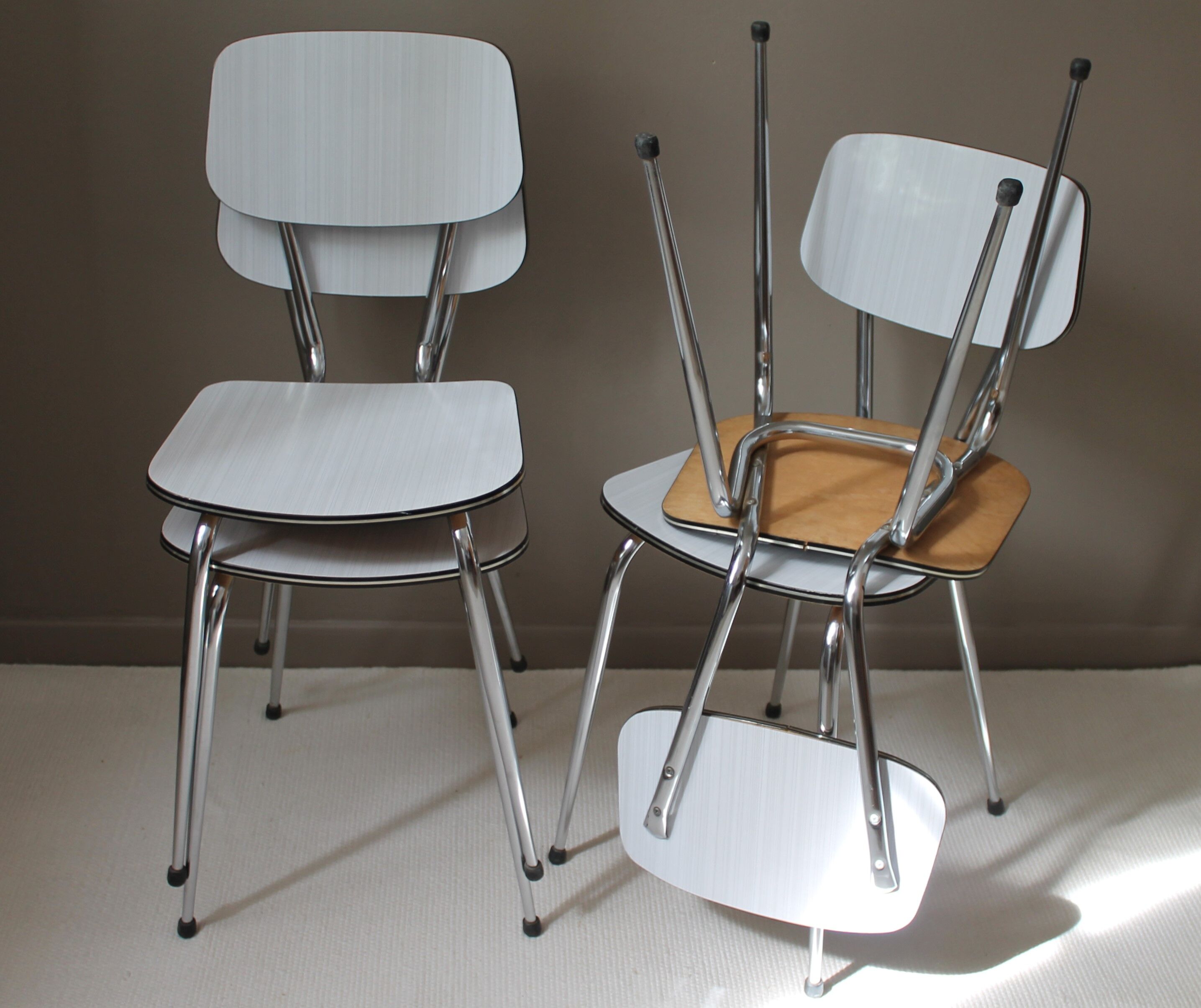 Set of 4 formica chairs