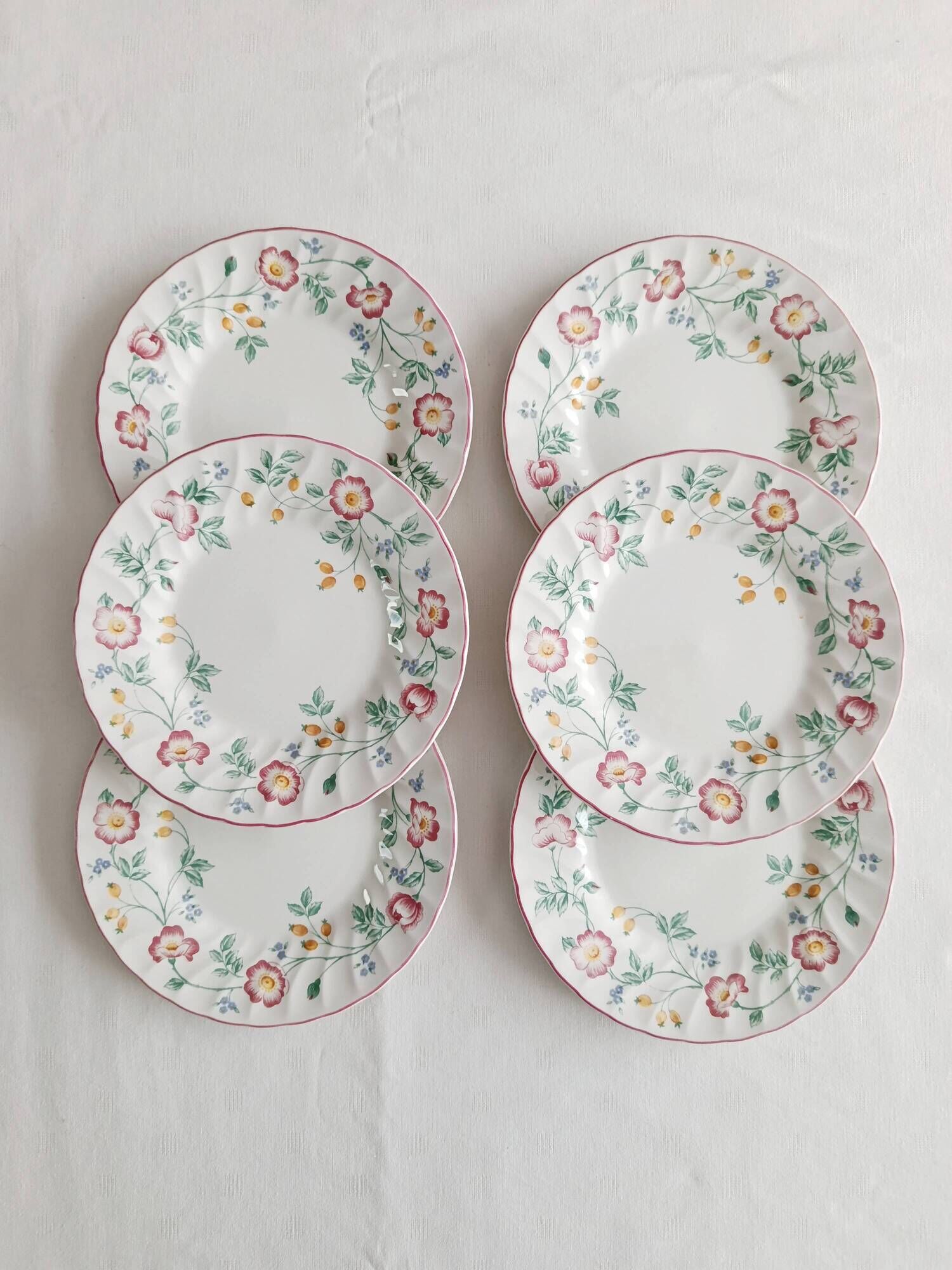 Set of 6 dessert plates Churchill, briar rose