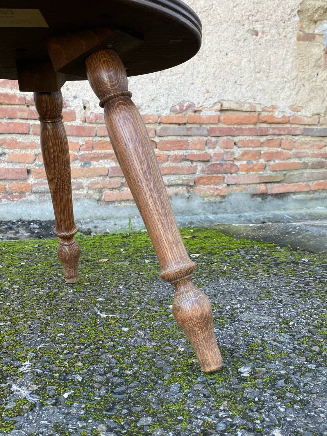 Gueridon side table turned wood