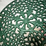Enamelled cast iron trivet