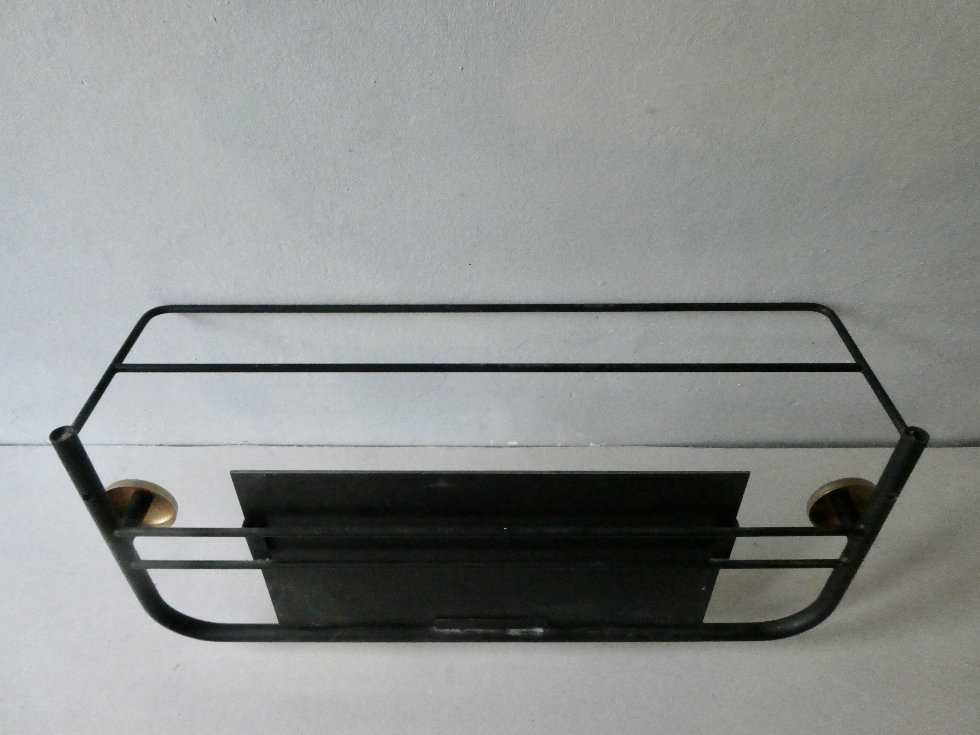 Wall-mounted coat rack with 4 hooks, 1 mirror and 1 hat rack