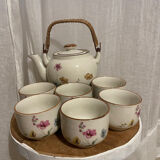 Teapot with 6 cups in a set