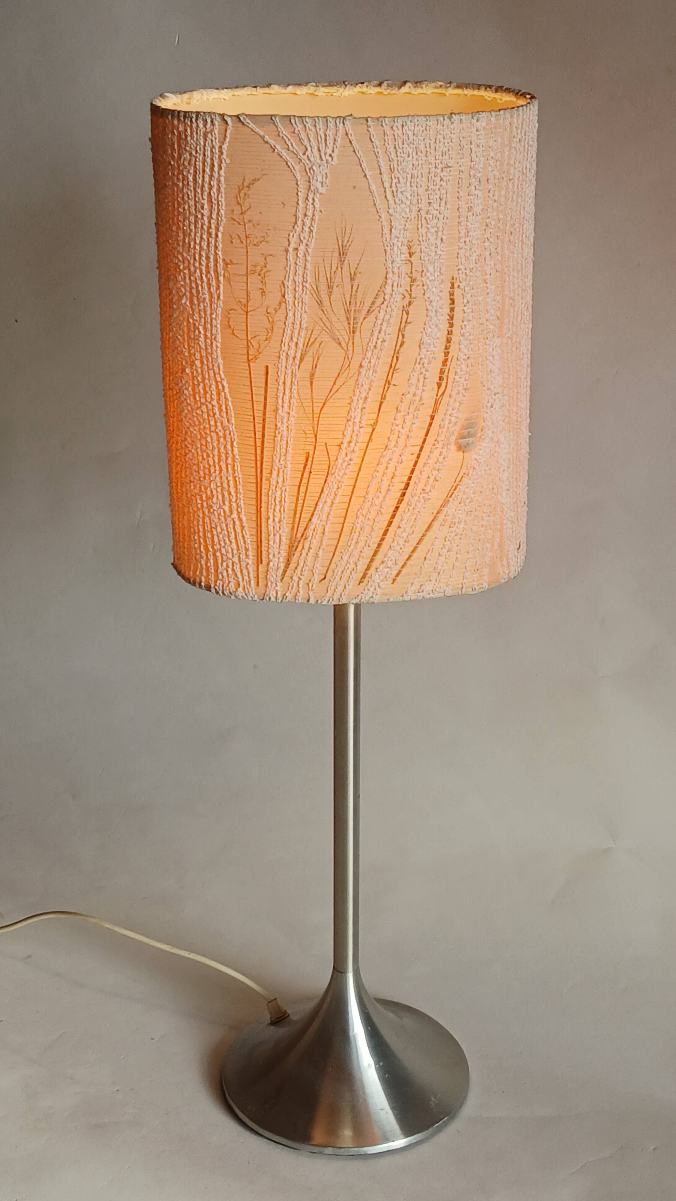 Tulip foot lamp