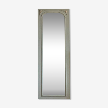 Beveled mirror