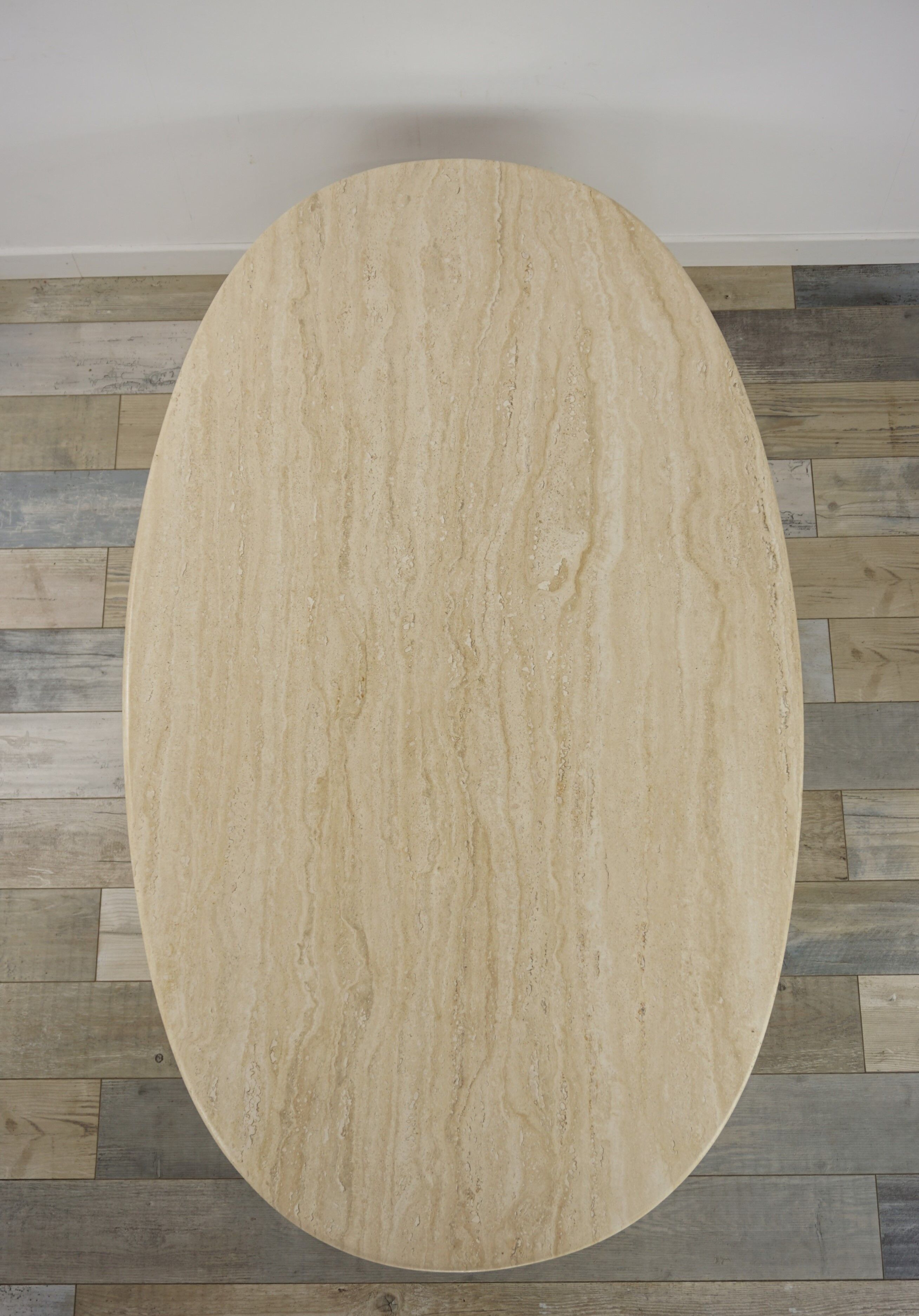 Oval coffee table in Italian design travertine from the 70s