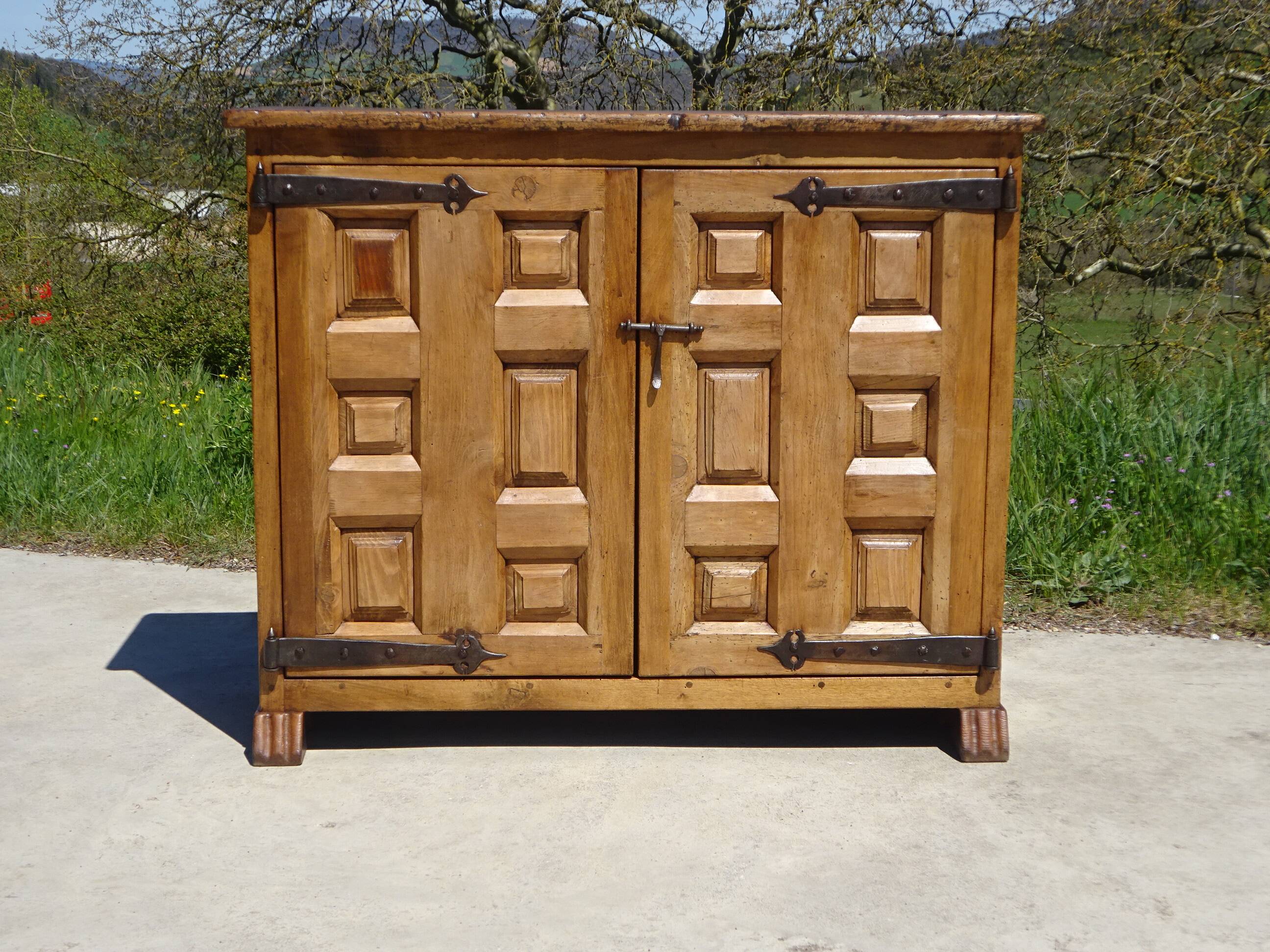 Old Tuscan sideboard, shallow depth