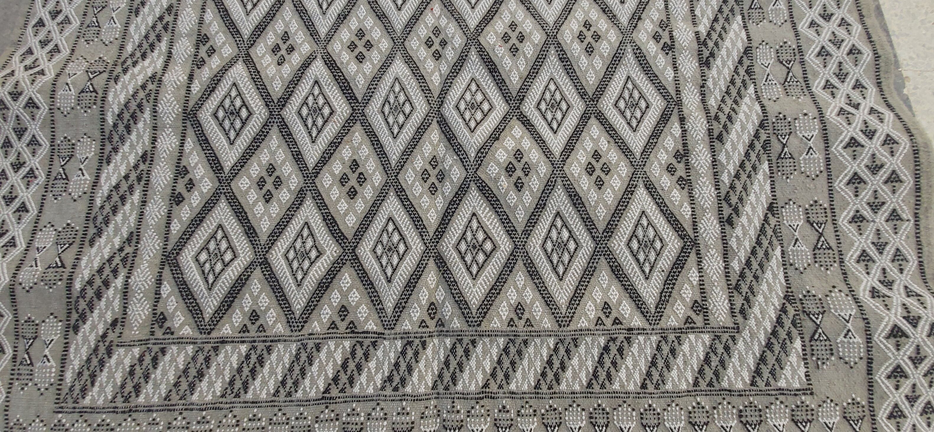 Traditional handmade grey carpet 235x180cm