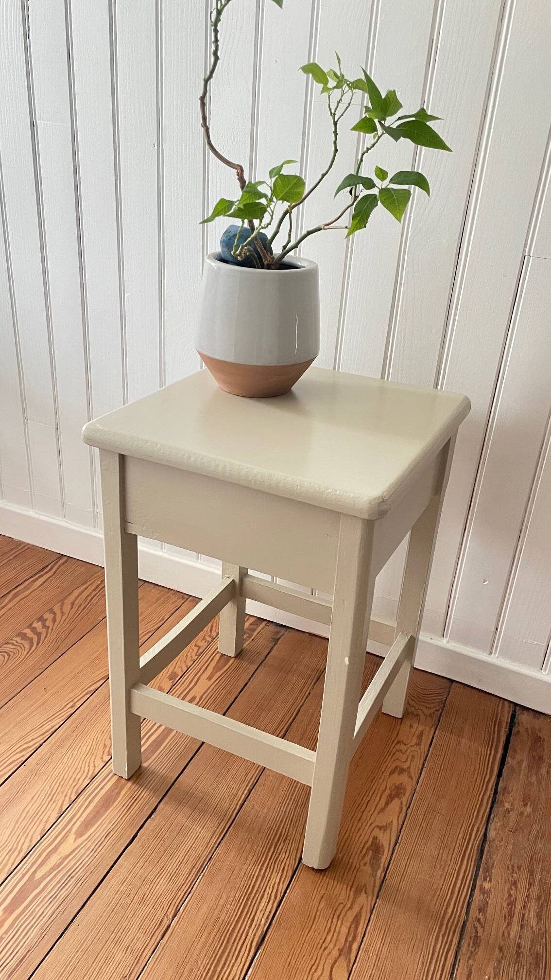 VINTAGE Beige Stool Chest