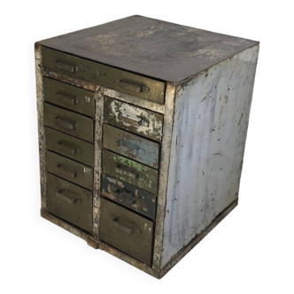 Meuble de métier de l'armée française à tiroirs