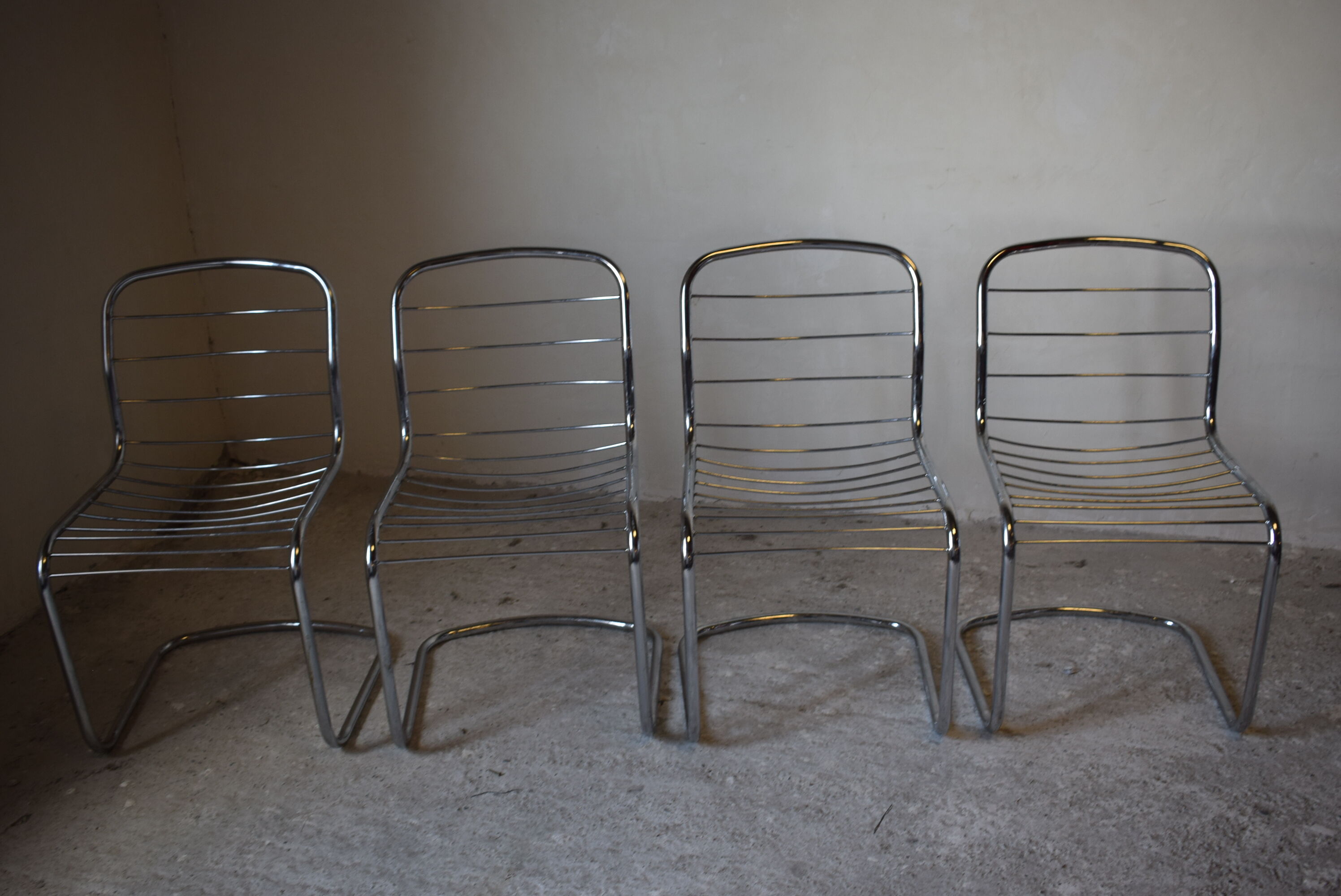 Series of 4 chairs Cidue 1970