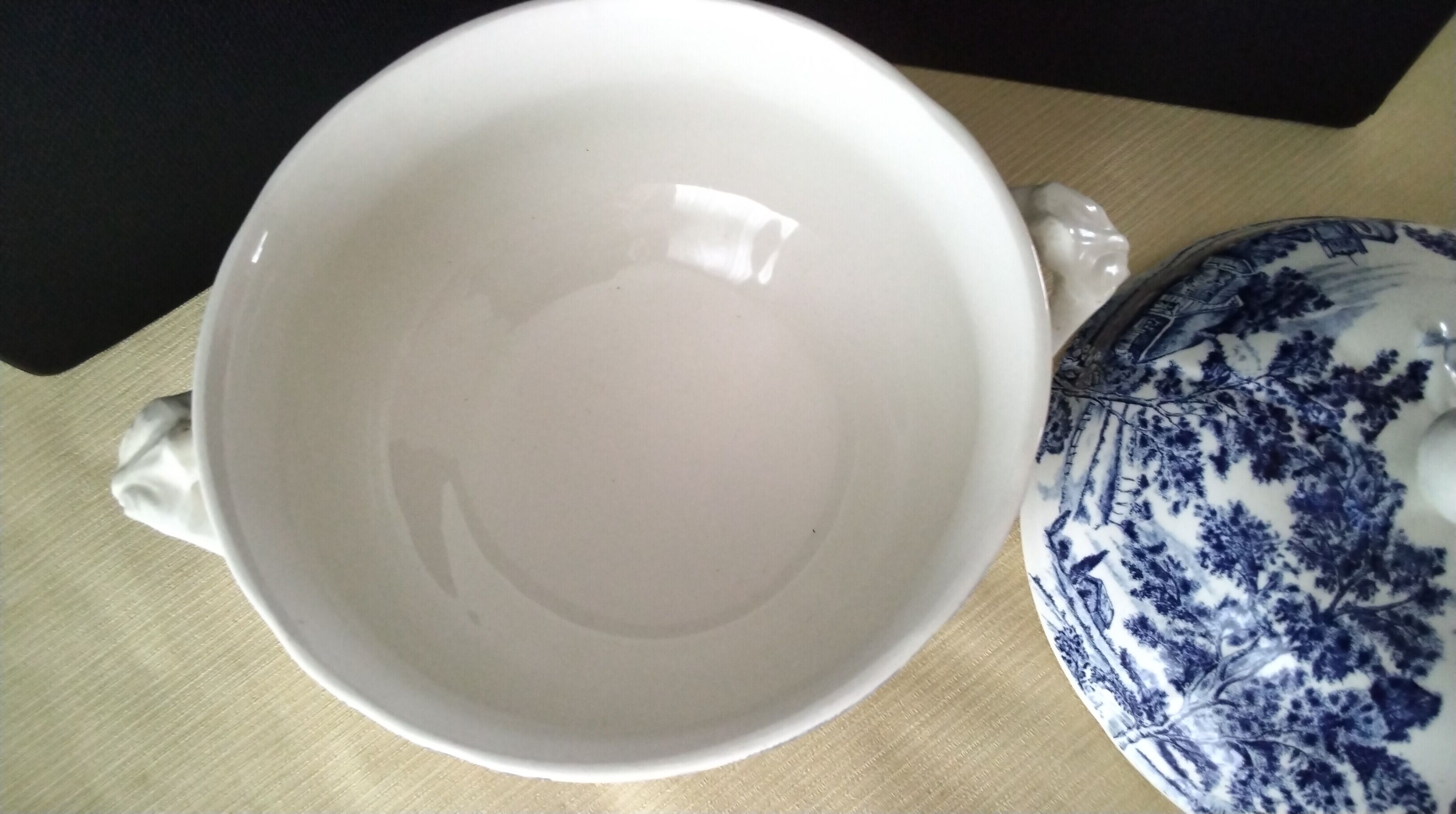 Lunéville earthenware soup tureen Model "English Style"