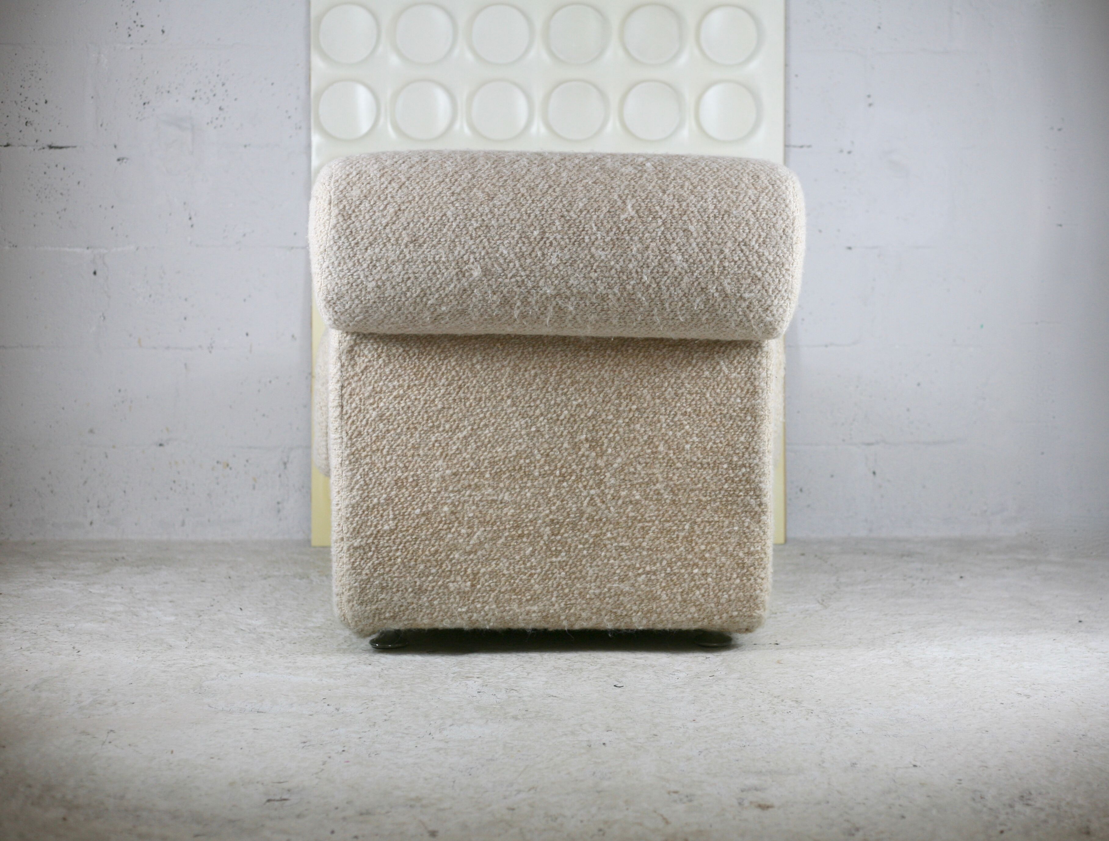 Chair "Space Age" in unbleached wool, France, circa 1970