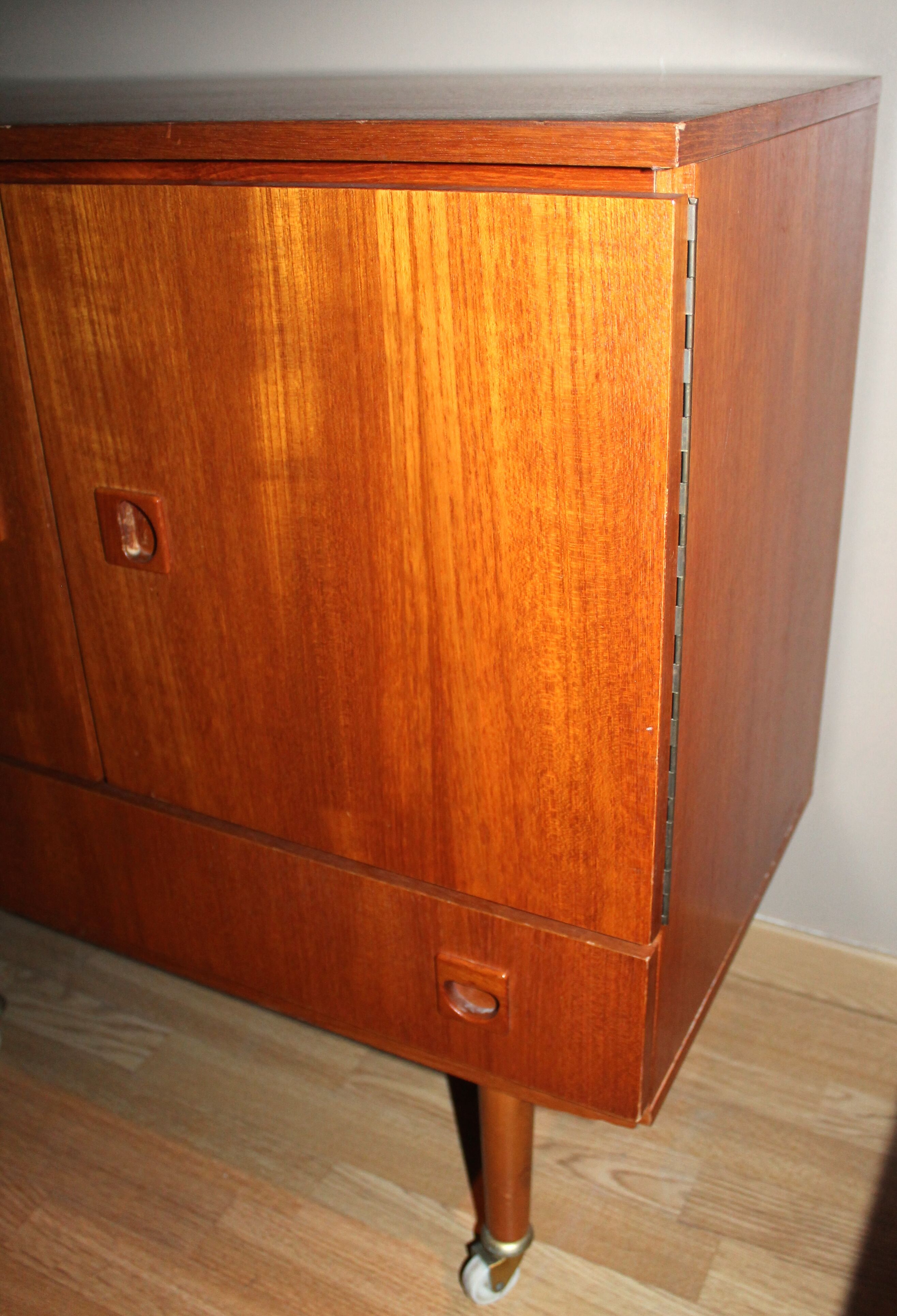 Tv stand wood  vintage 60'