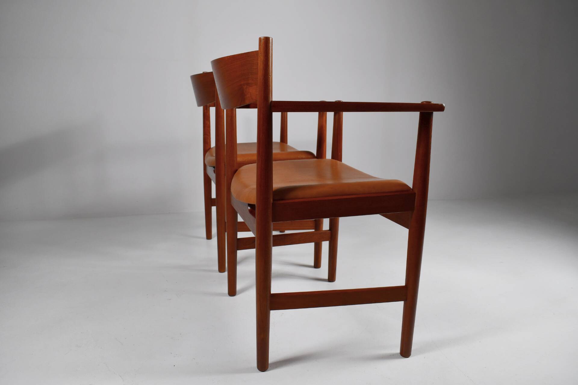 Hans Wegner CH-39 with armrests by Carl Hansen. 1962