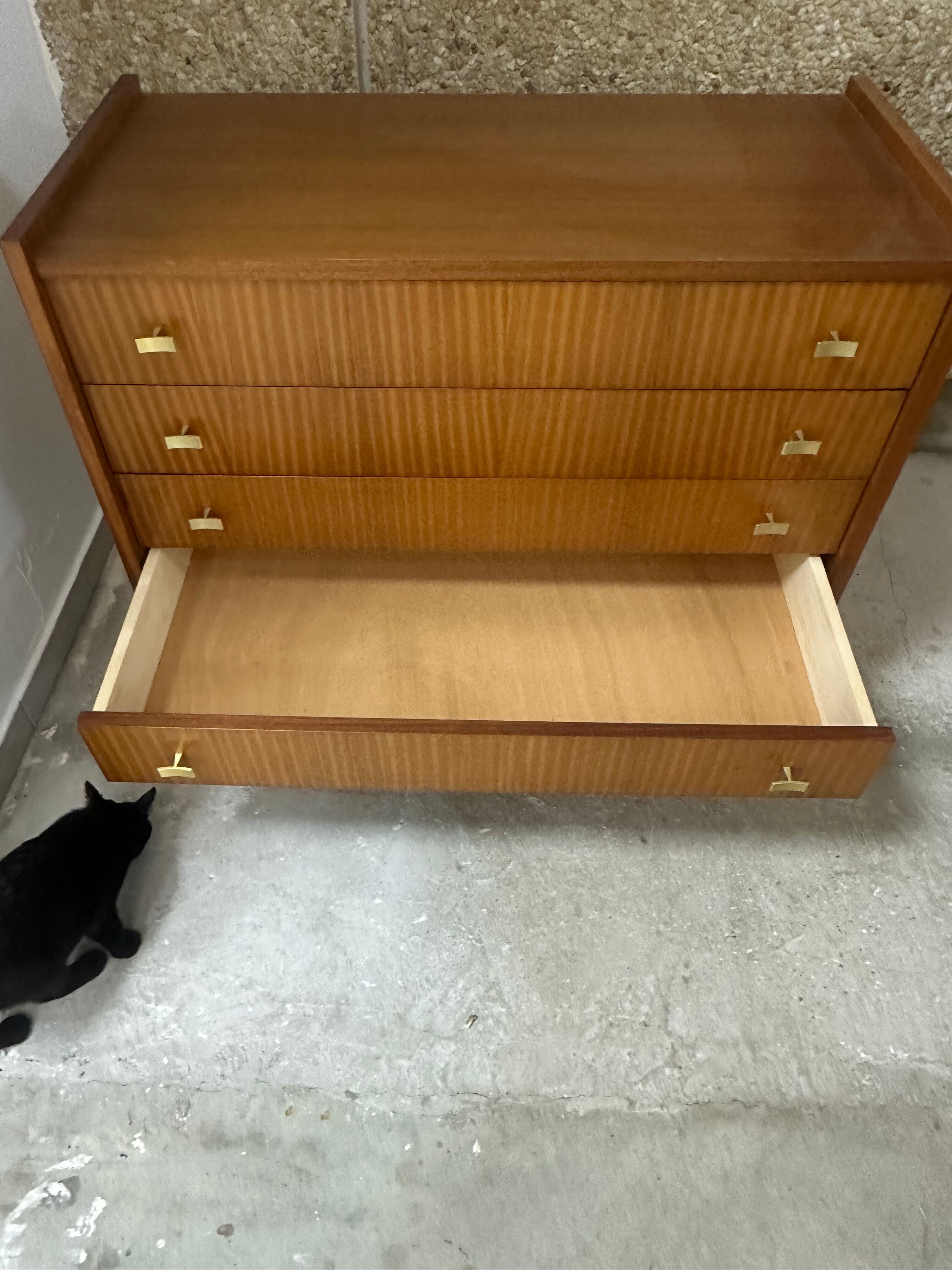 Vintage chest of drawers spindle feet