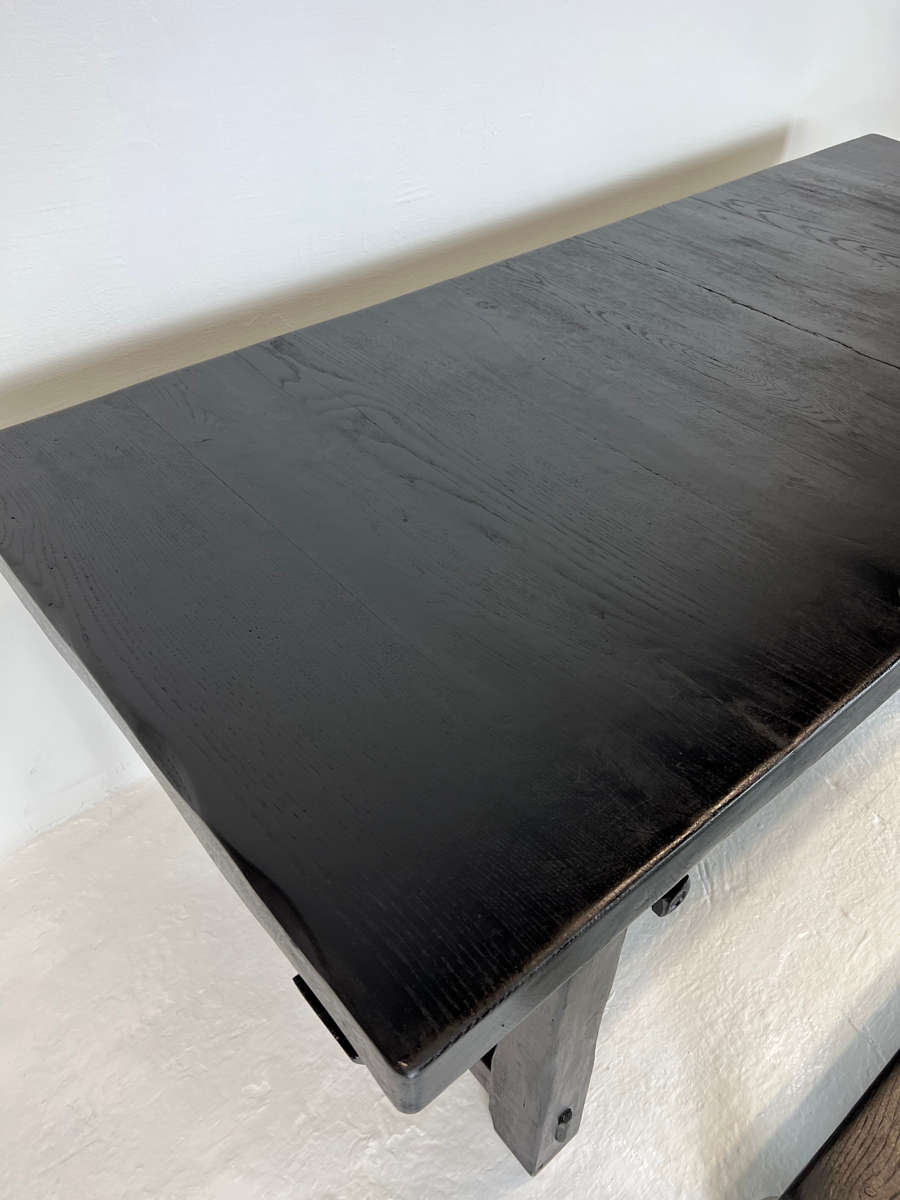 Brutalist elm table Wabi-sabi spirit and its 2 benches