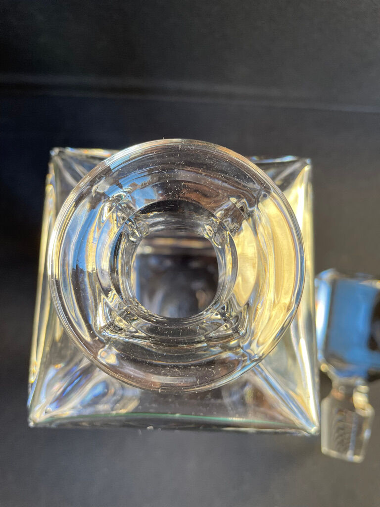 Whisky decanter in blown and cut crystal