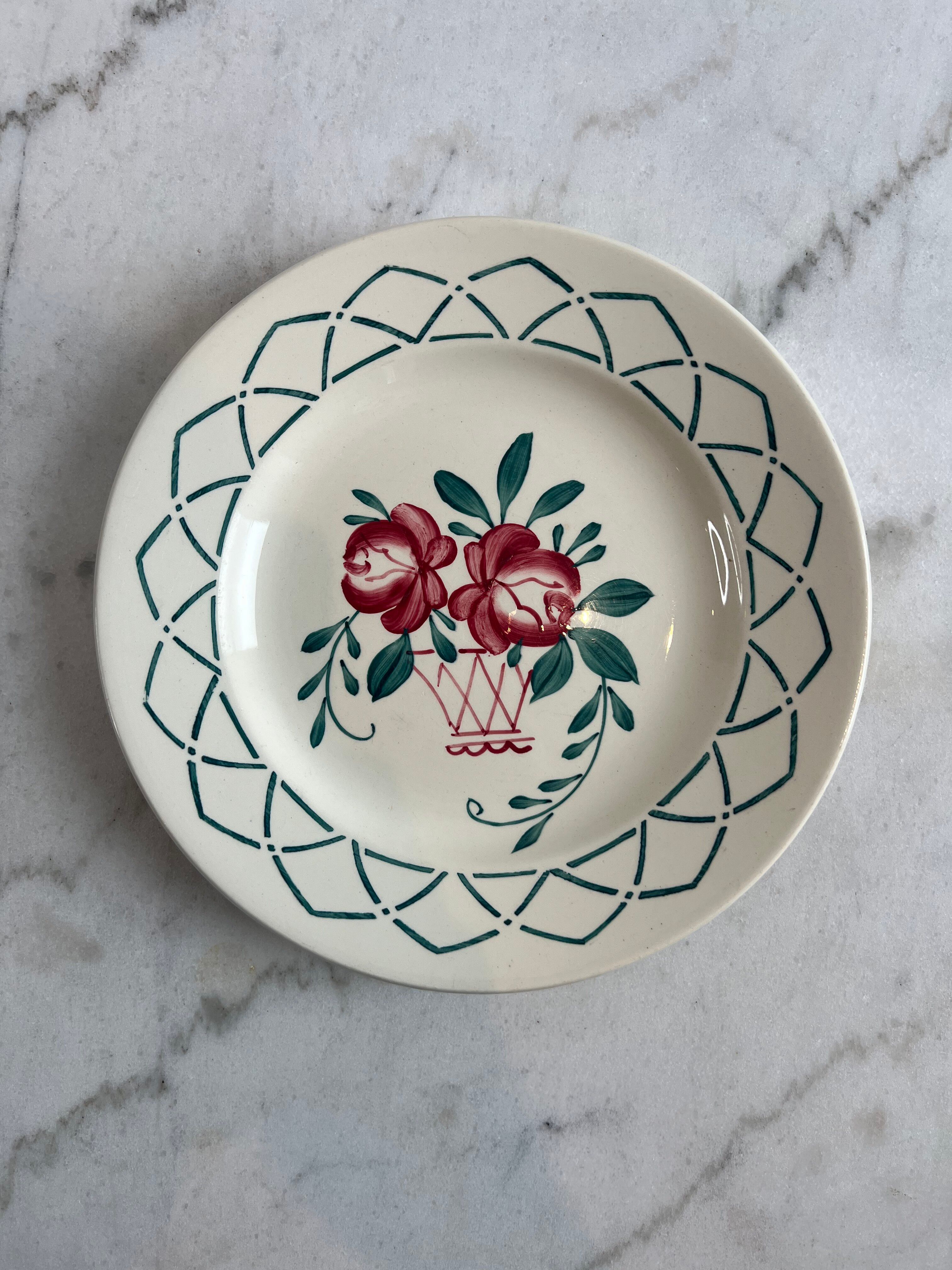 Assiette peinte à la main plate terre de fer Sarreguemines Pergola