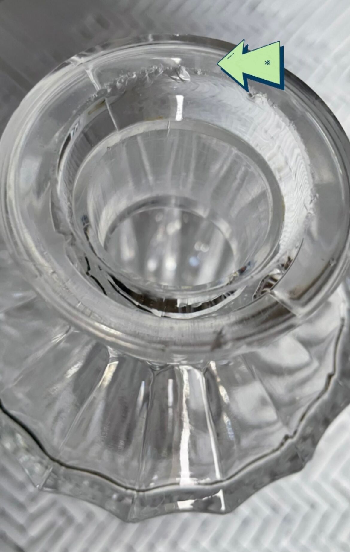 Carafon en cristal taillé H21