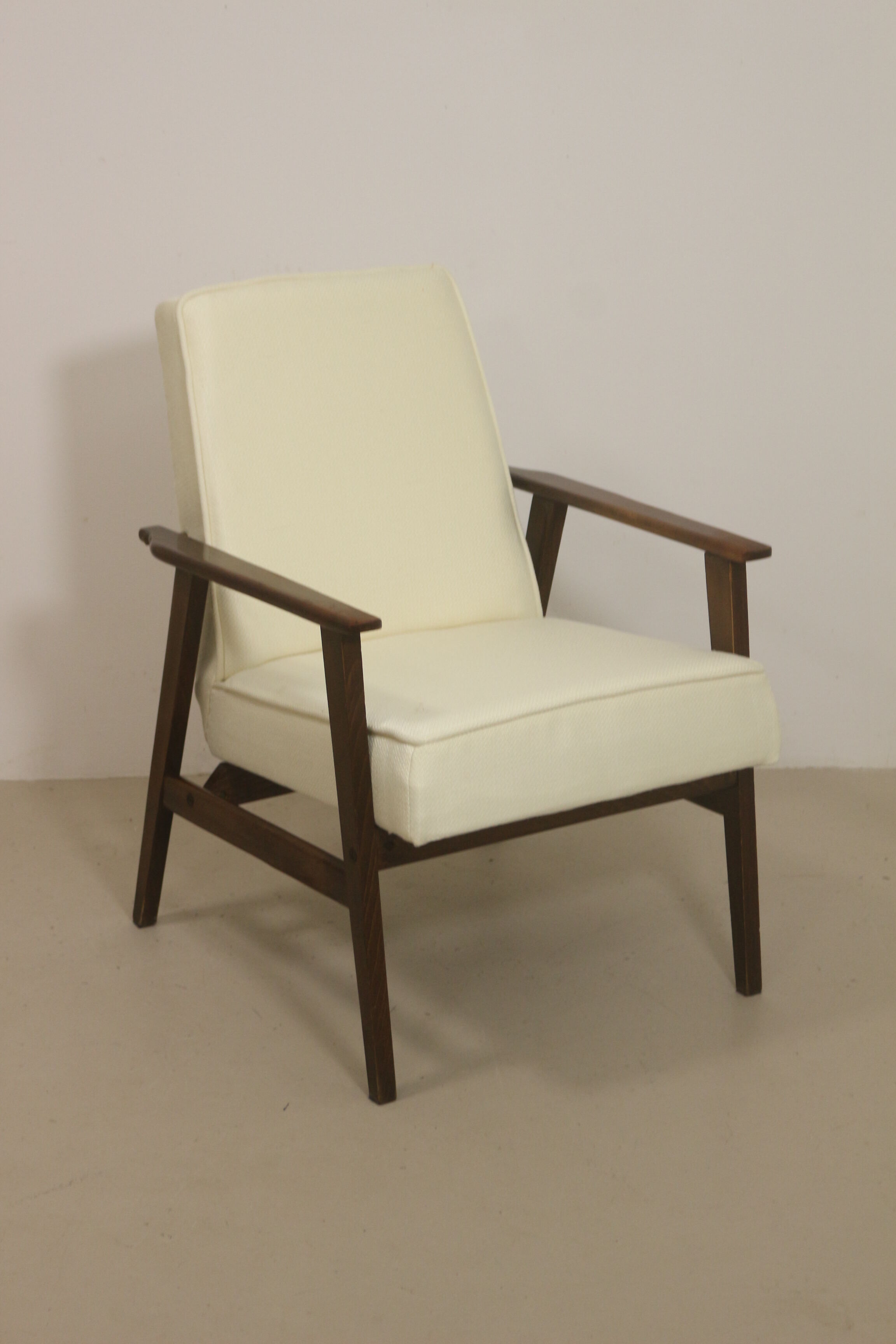 Fauteuil Henryk Lis 300-190 année 70. Réf Sophia.